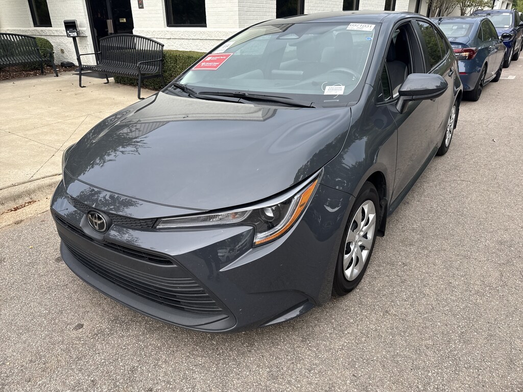 Certified 2025 Toyota Corolla LE Sedan