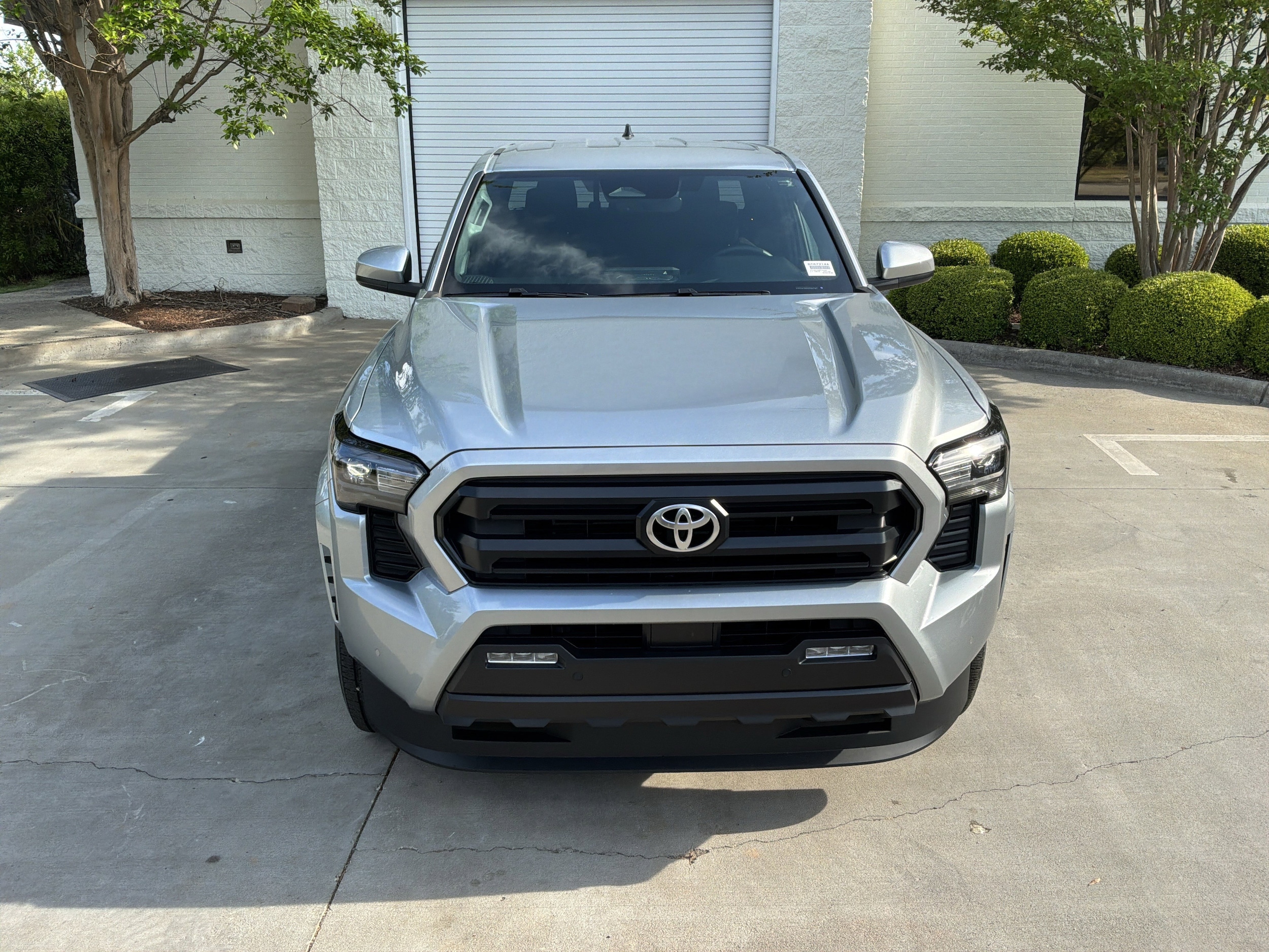 2024 Toyota Tacoma 4WD SR5 photo 2