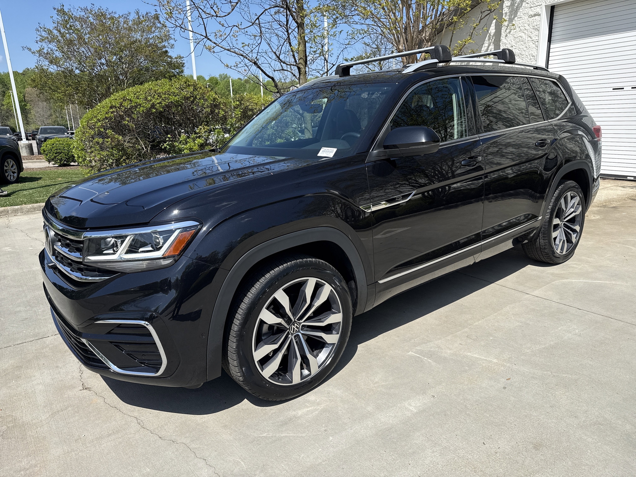 2022 Volkswagen Atlas 3.6L V6 SEL Premium R-Line photo 4