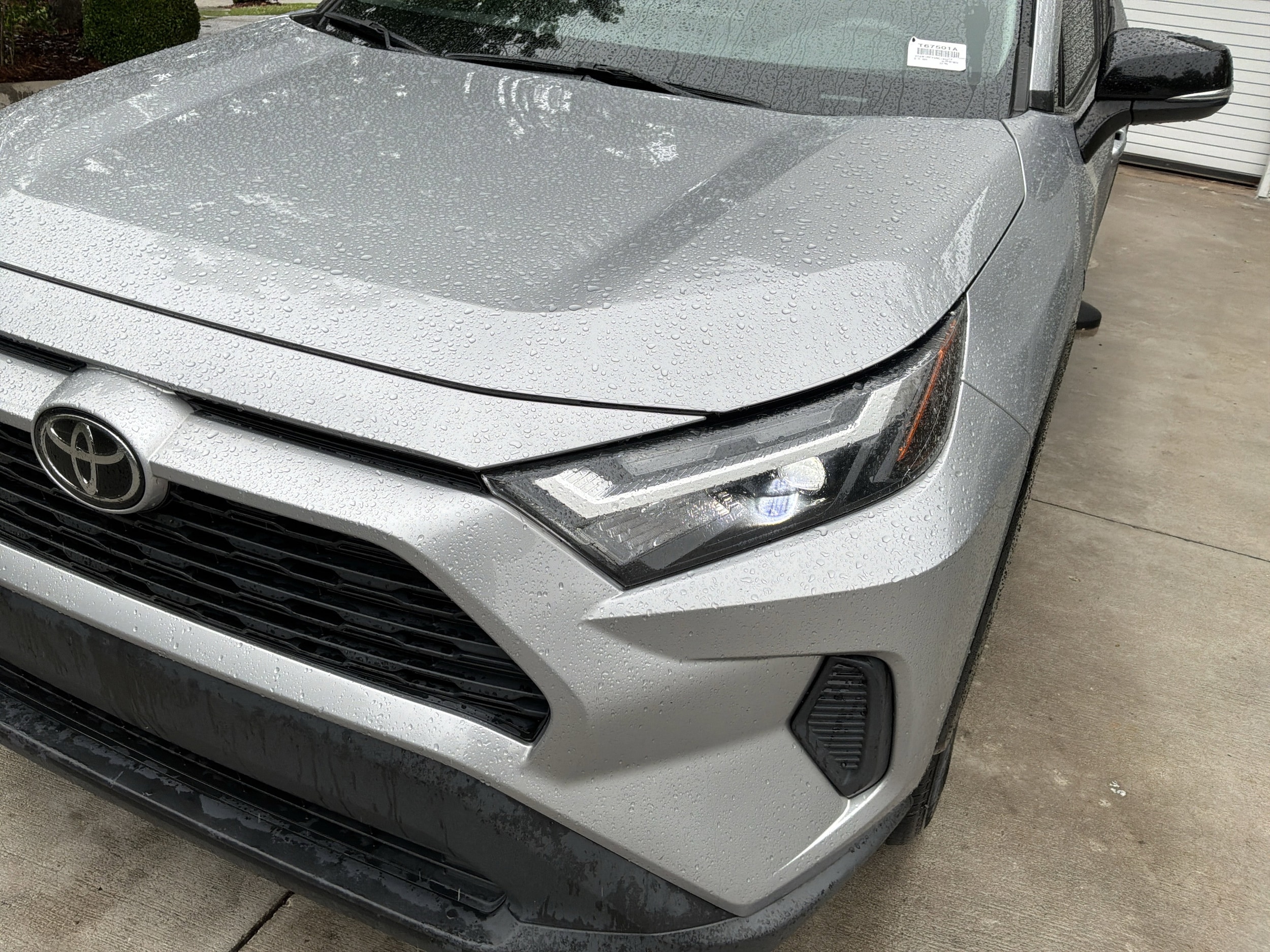 2022 Toyota RAV4 XLE photo 5