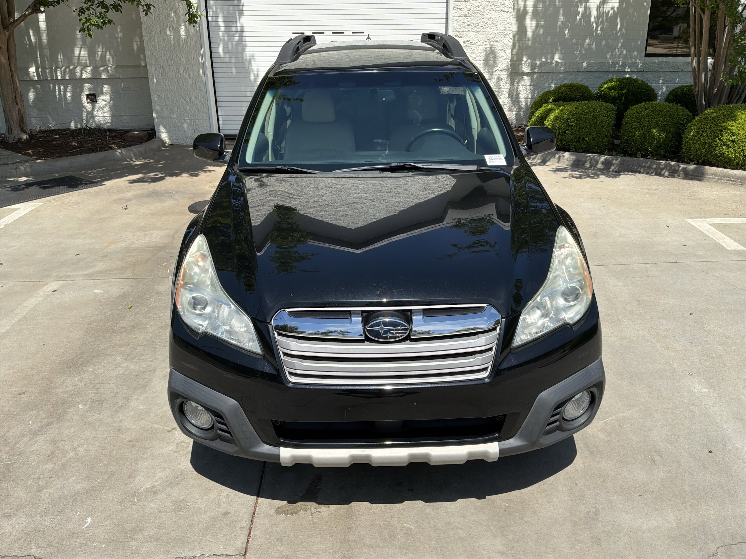 2014 Subaru Outback 2.5i Limited photo 2