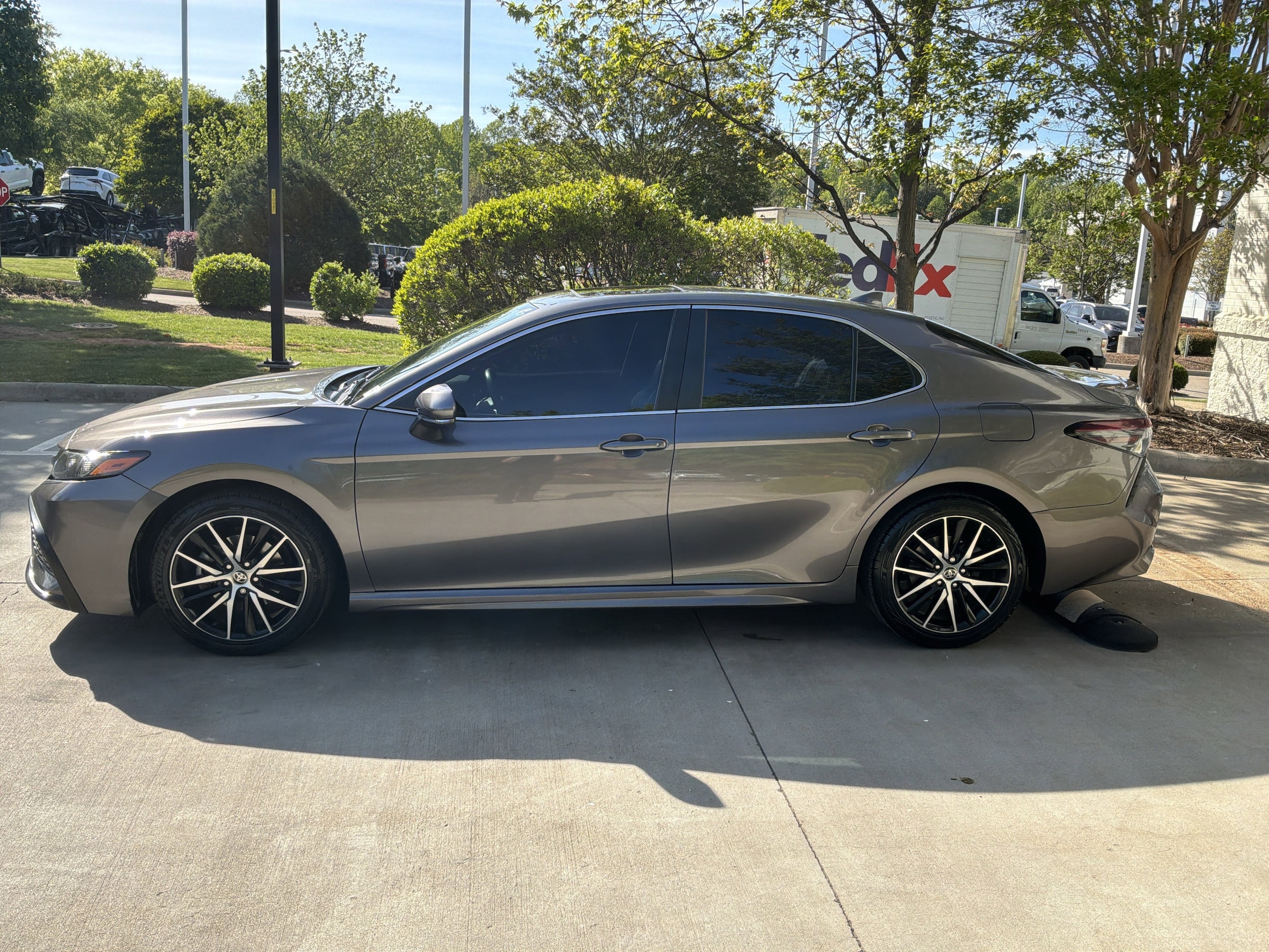 2023 Toyota Camry SE photo 6