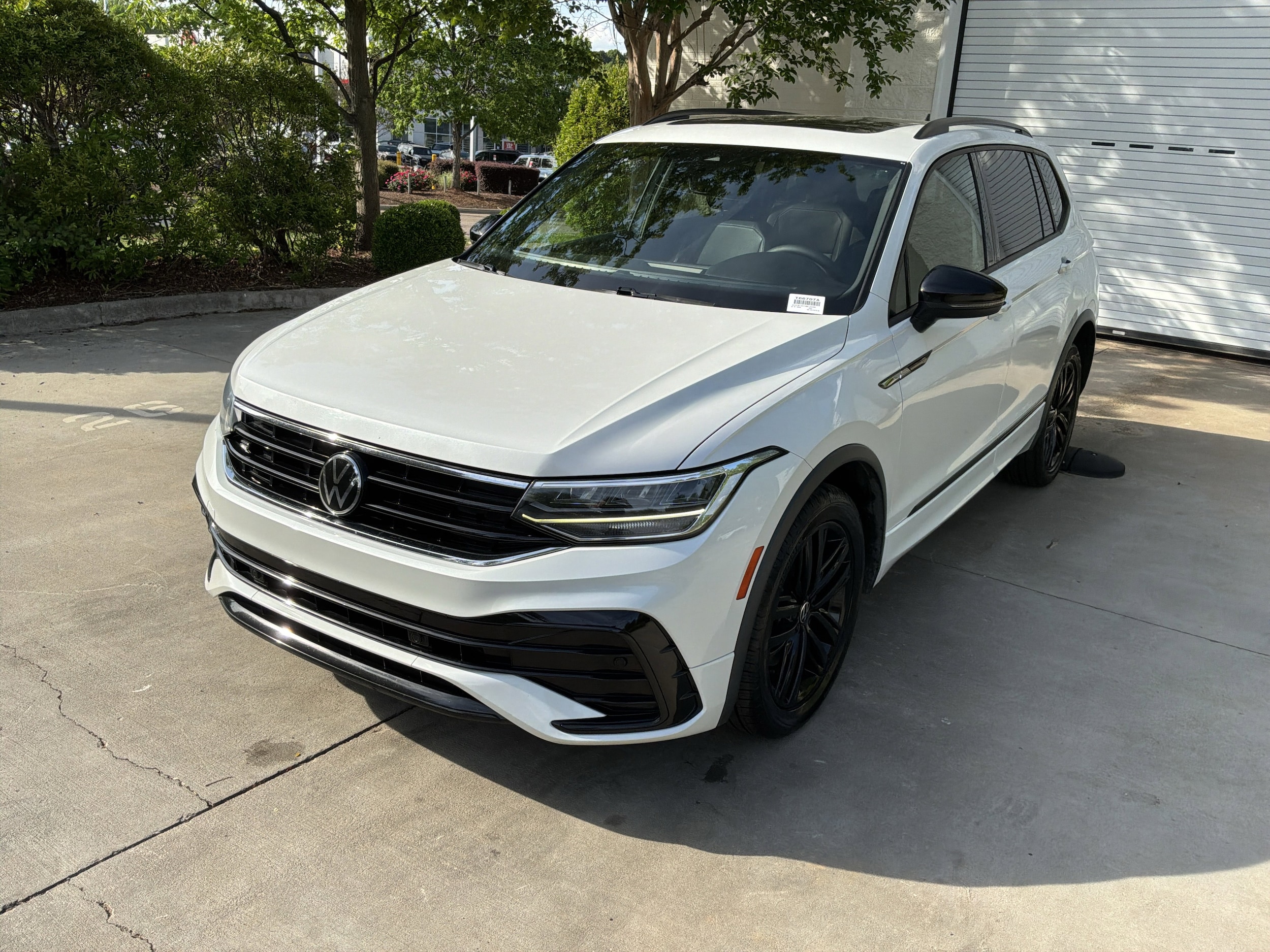 2022 Volkswagen Tiguan SE R-Line Black photo 4