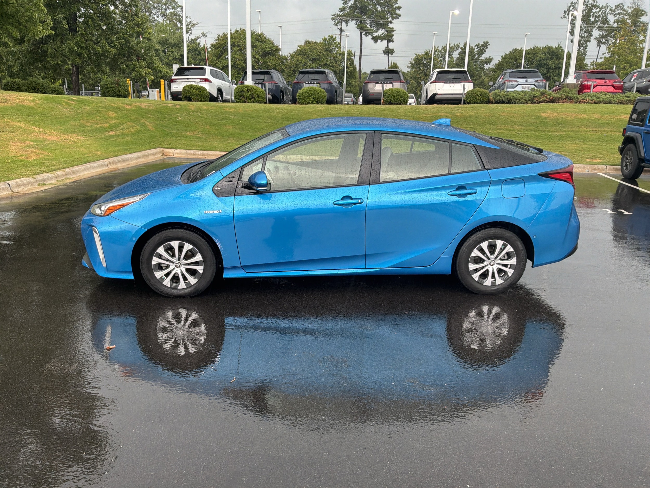 2020 Toyota Prius LE