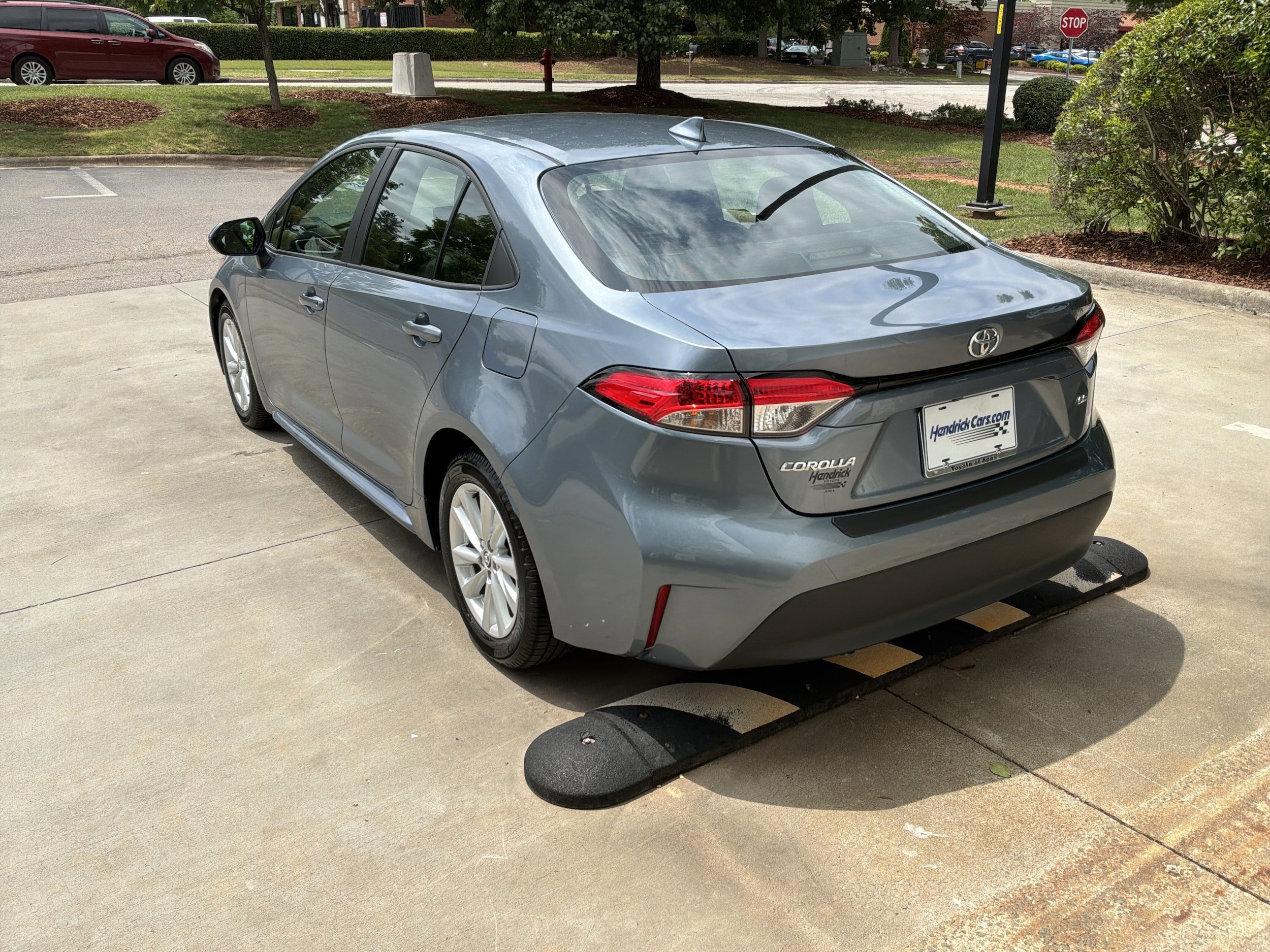 2025 Toyota Corolla LE photo 3