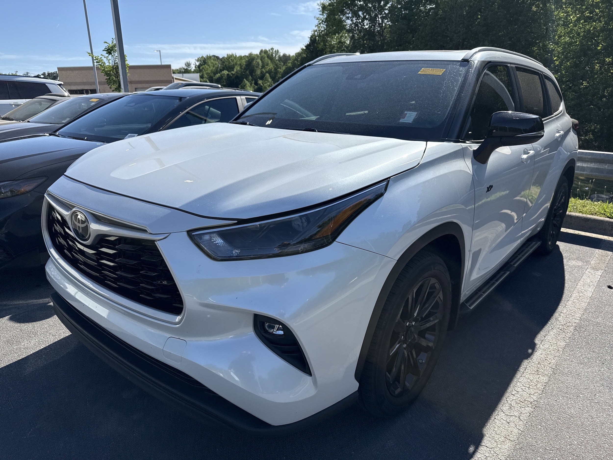 2024 Toyota Highlander XLE photo 5