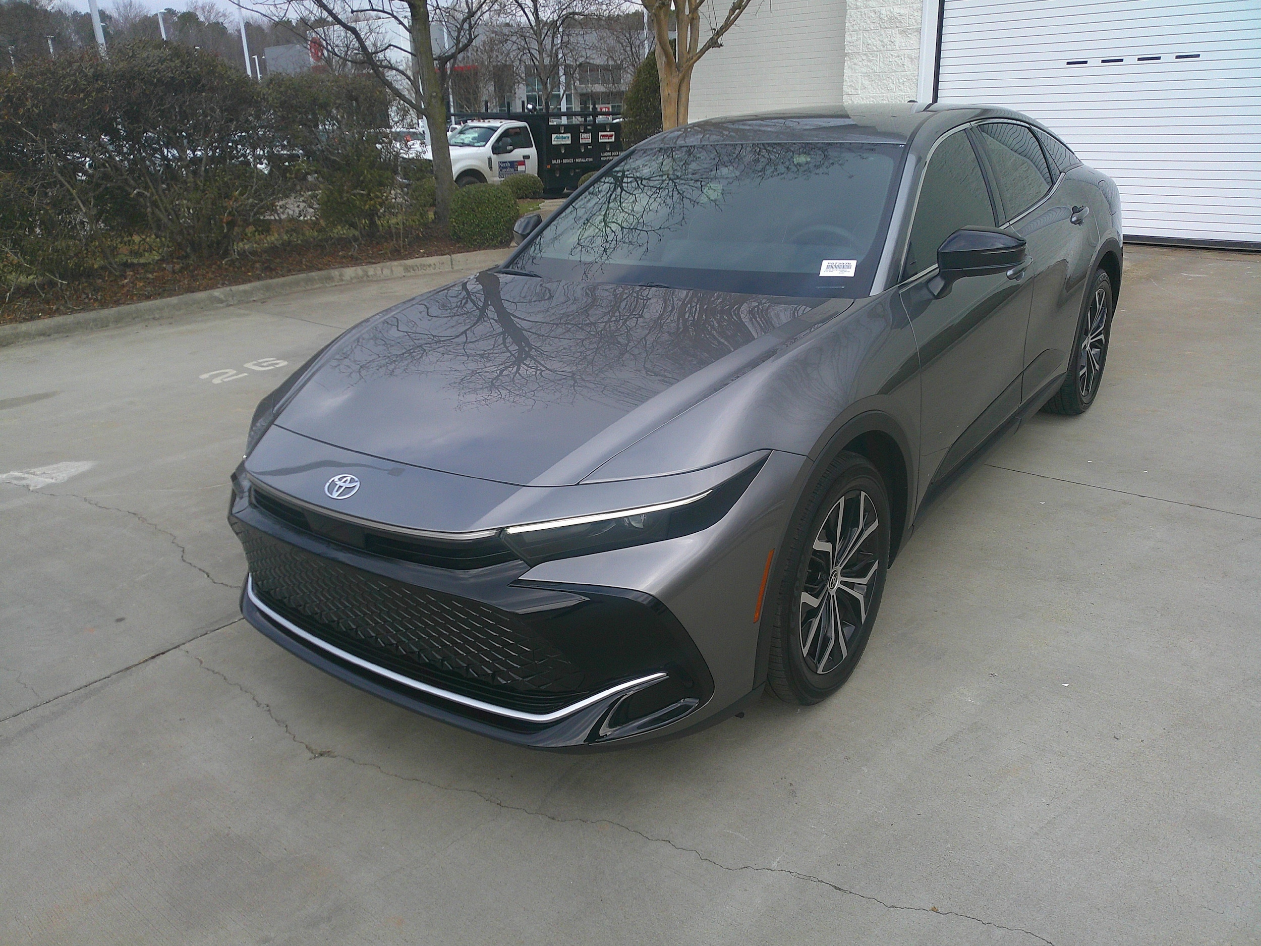 2026 Toyota Crown XLE photo 5