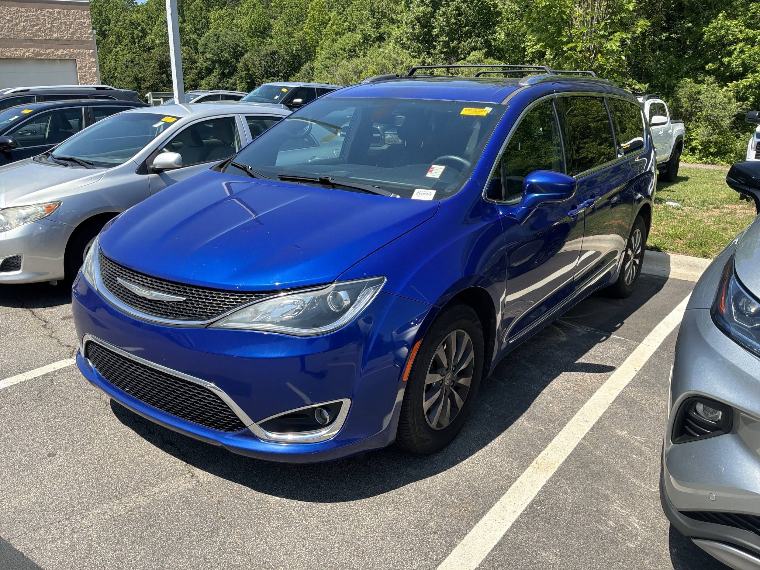 2020 Chrysler Pacifica Touring L Plus 35th Anniversary photo 3