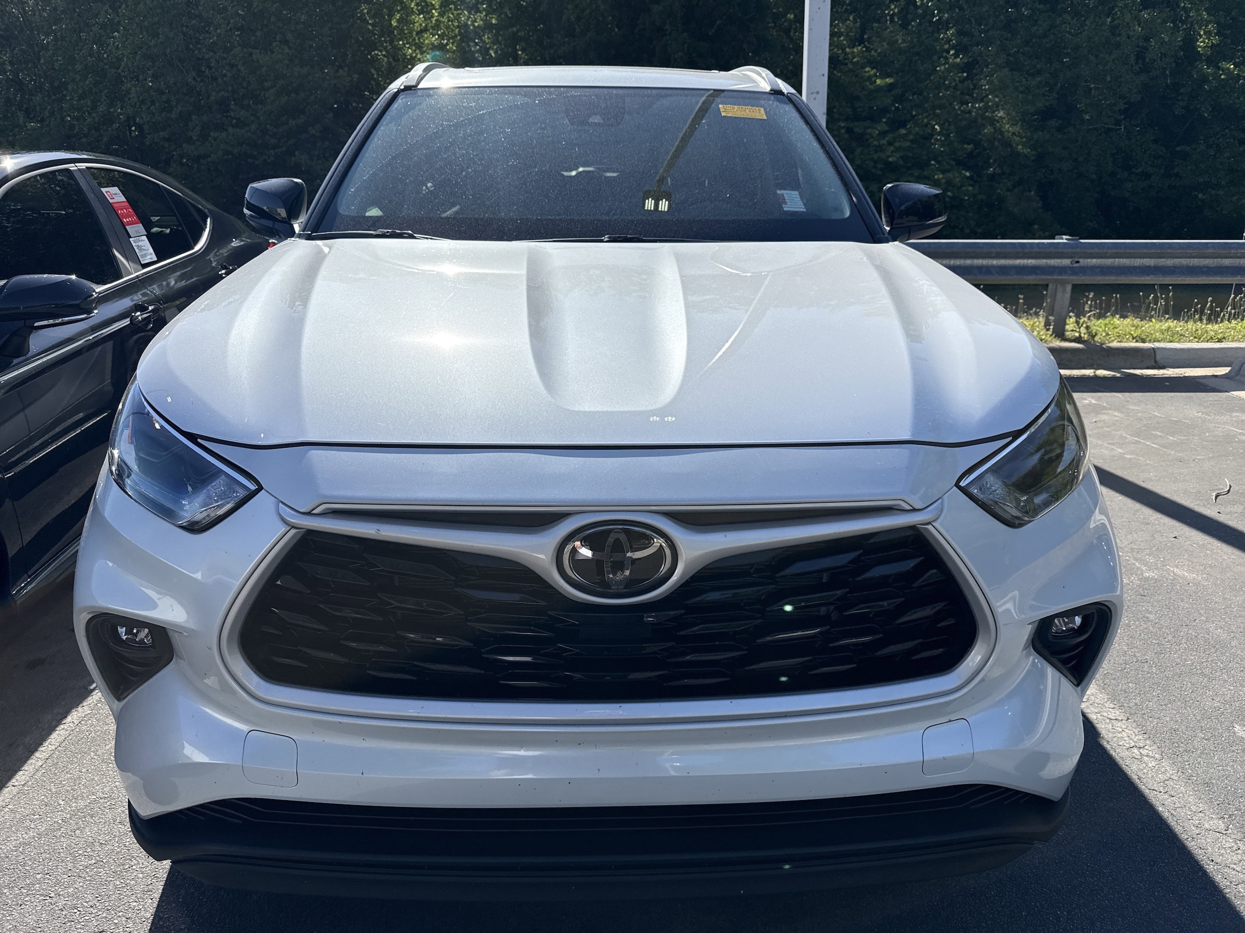 2024 Toyota Highlander XLE photo 3