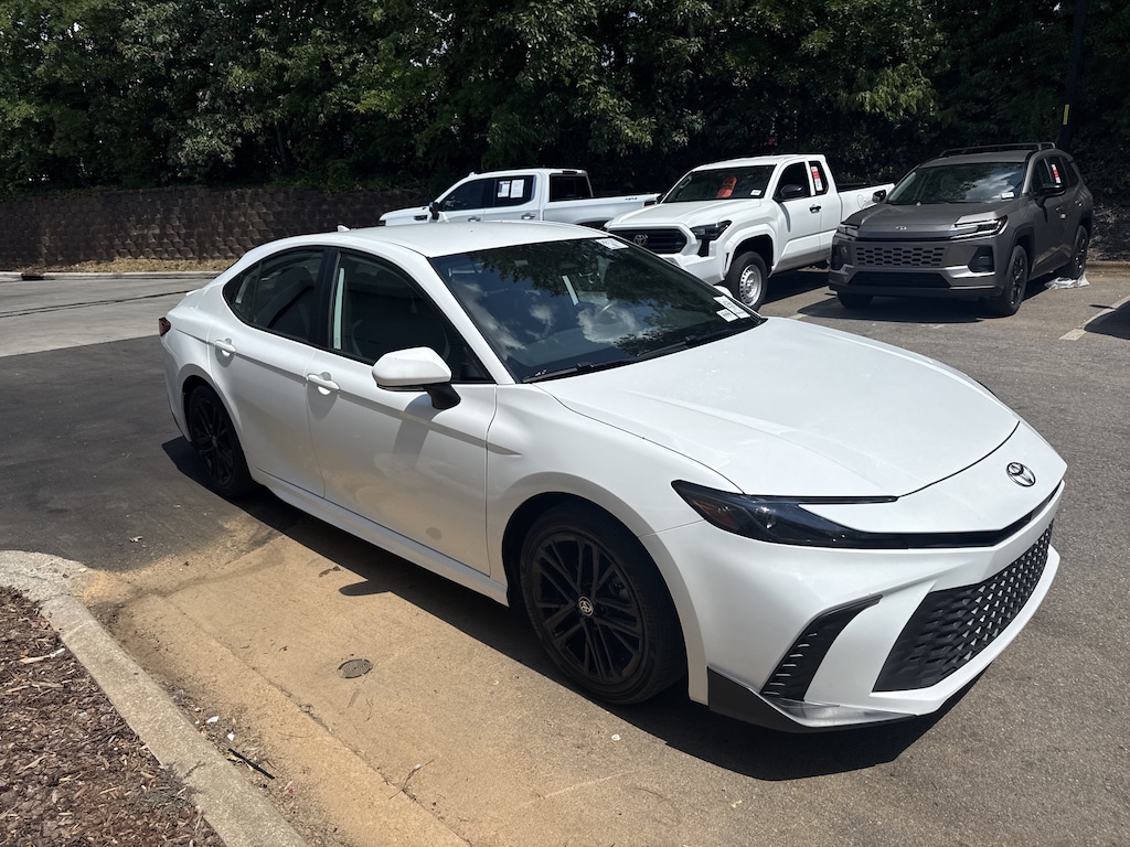 Used 2025 Toyota Camry SE Sedan