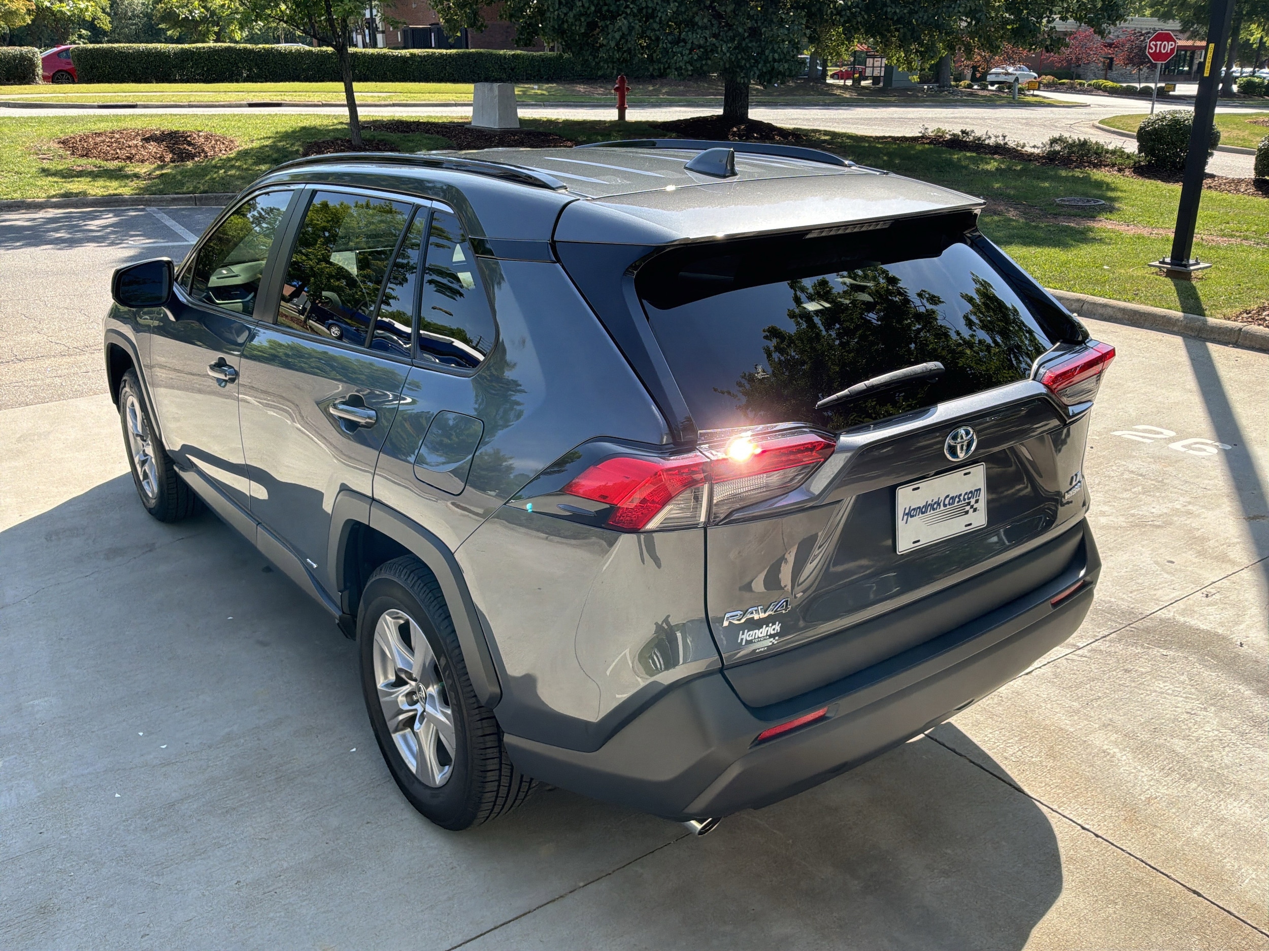 2023 Toyota RAV4 Hybrid LE photo 3