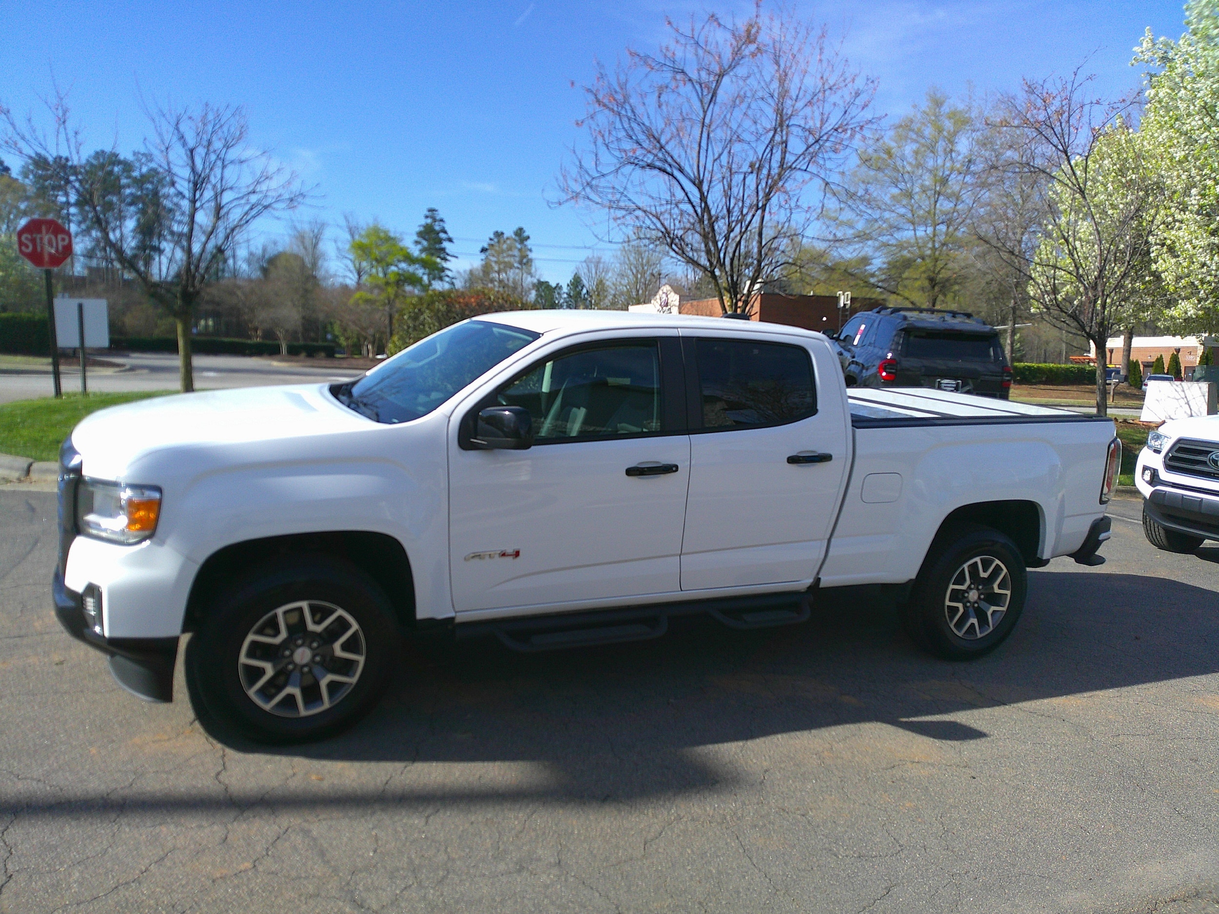 2022 GMC Canyon 4WD AT4 w/Leather photo 5