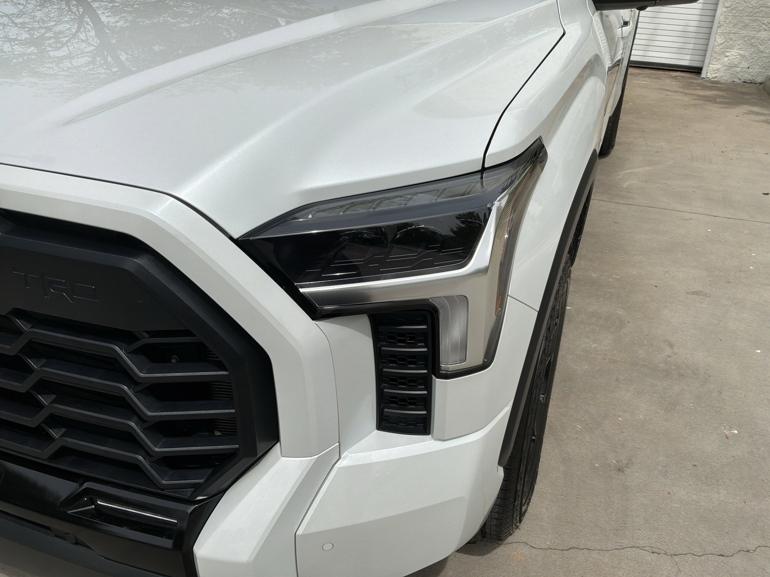 2025 Toyota Tundra 4WD Limited photo 5