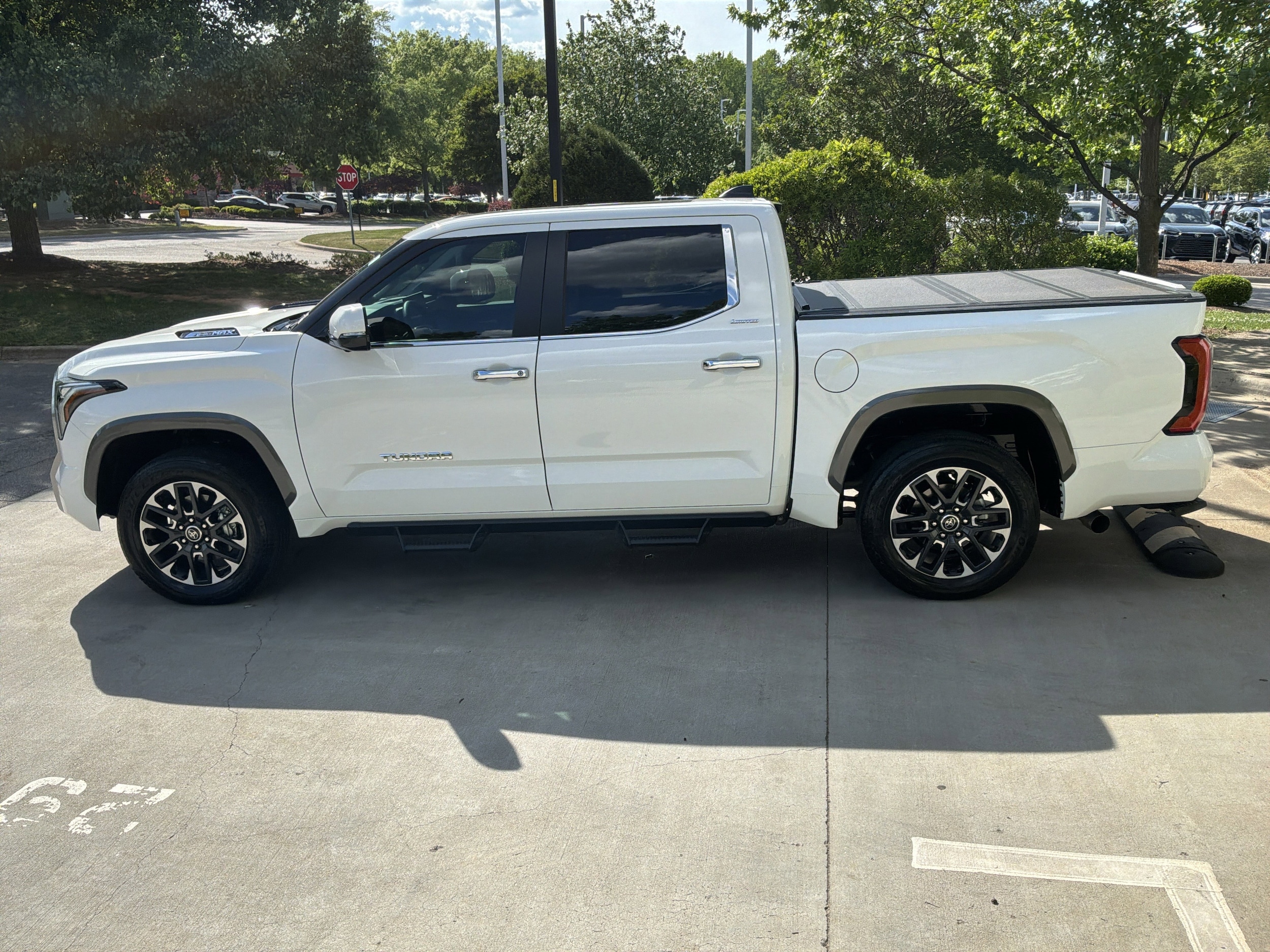 2024 Toyota Tundra 4WD Limited Hybrid photo 6