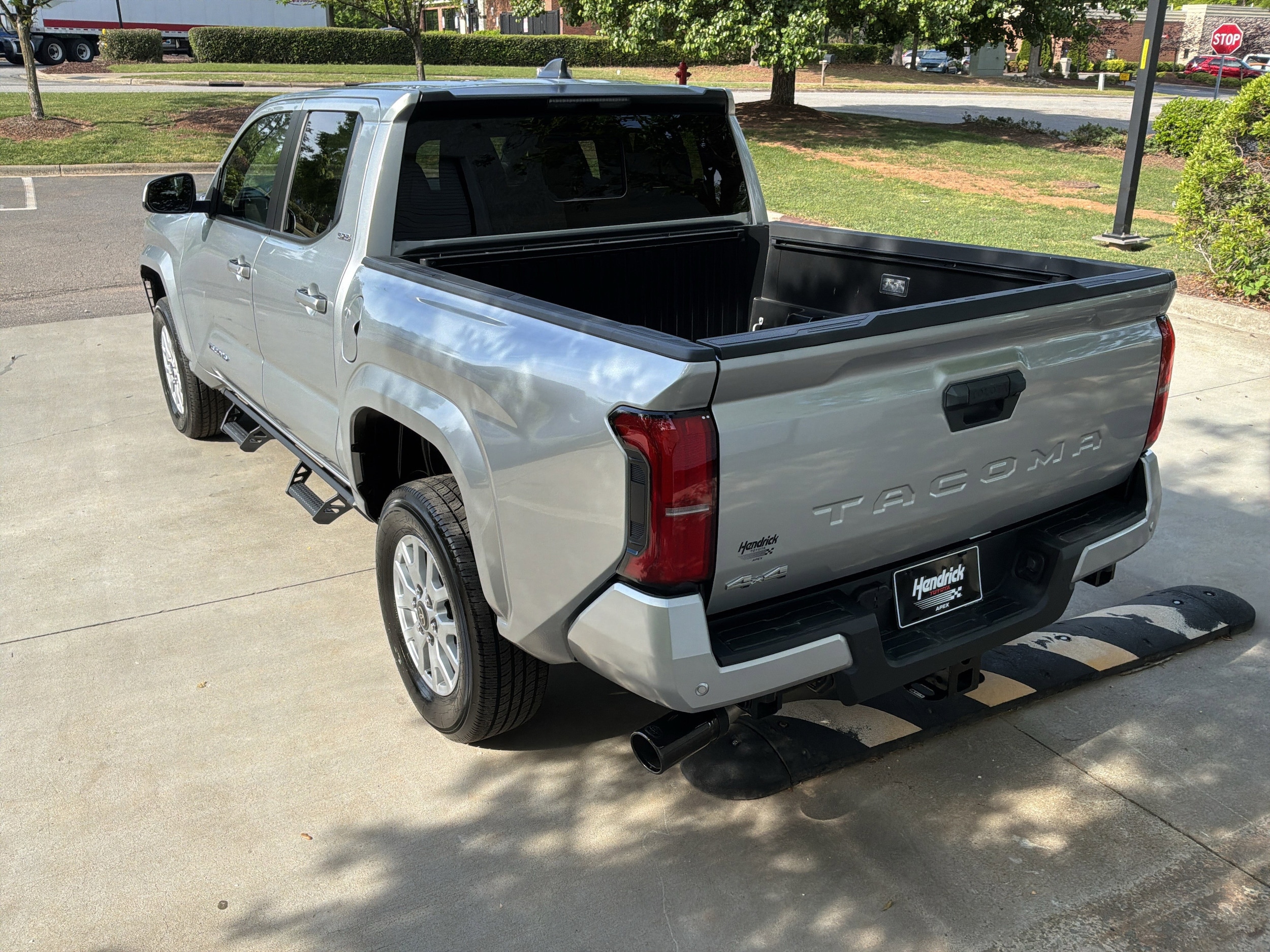 2024 Toyota Tacoma 4WD SR5 photo 3