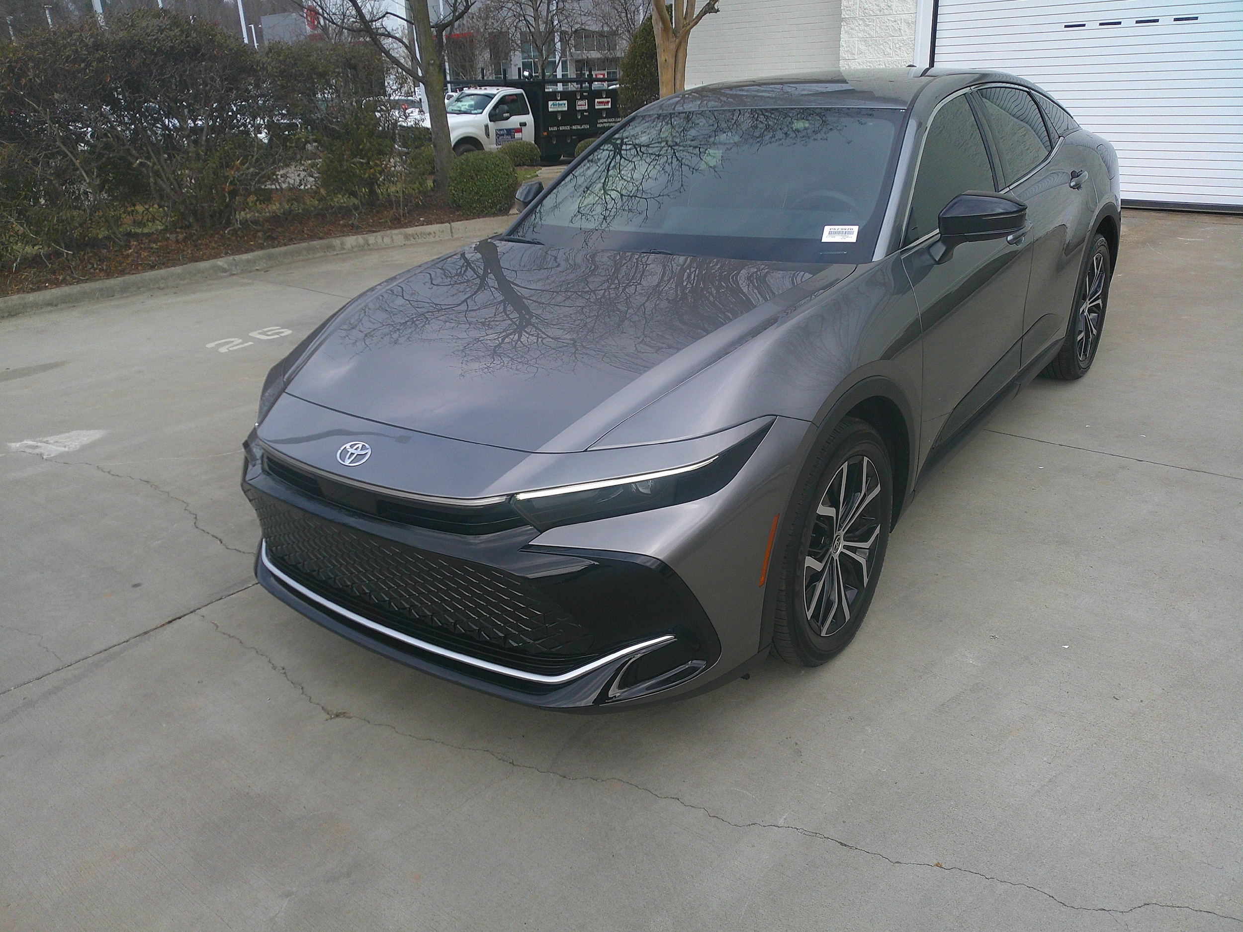 2026 Toyota Crown XLE photo 4