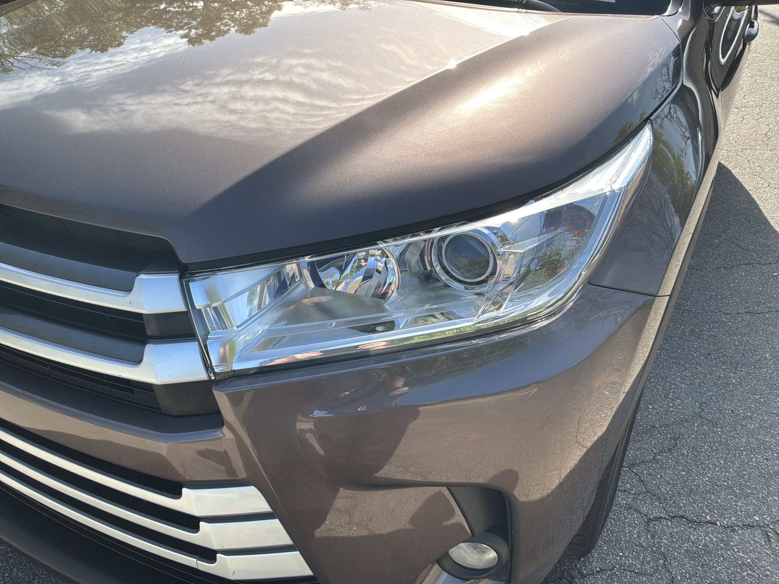 2019 Toyota Highlander LE Plus photo 5