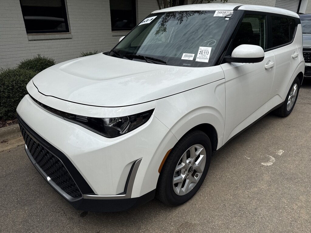 Used 2025 Kia Soul LX Hatchback