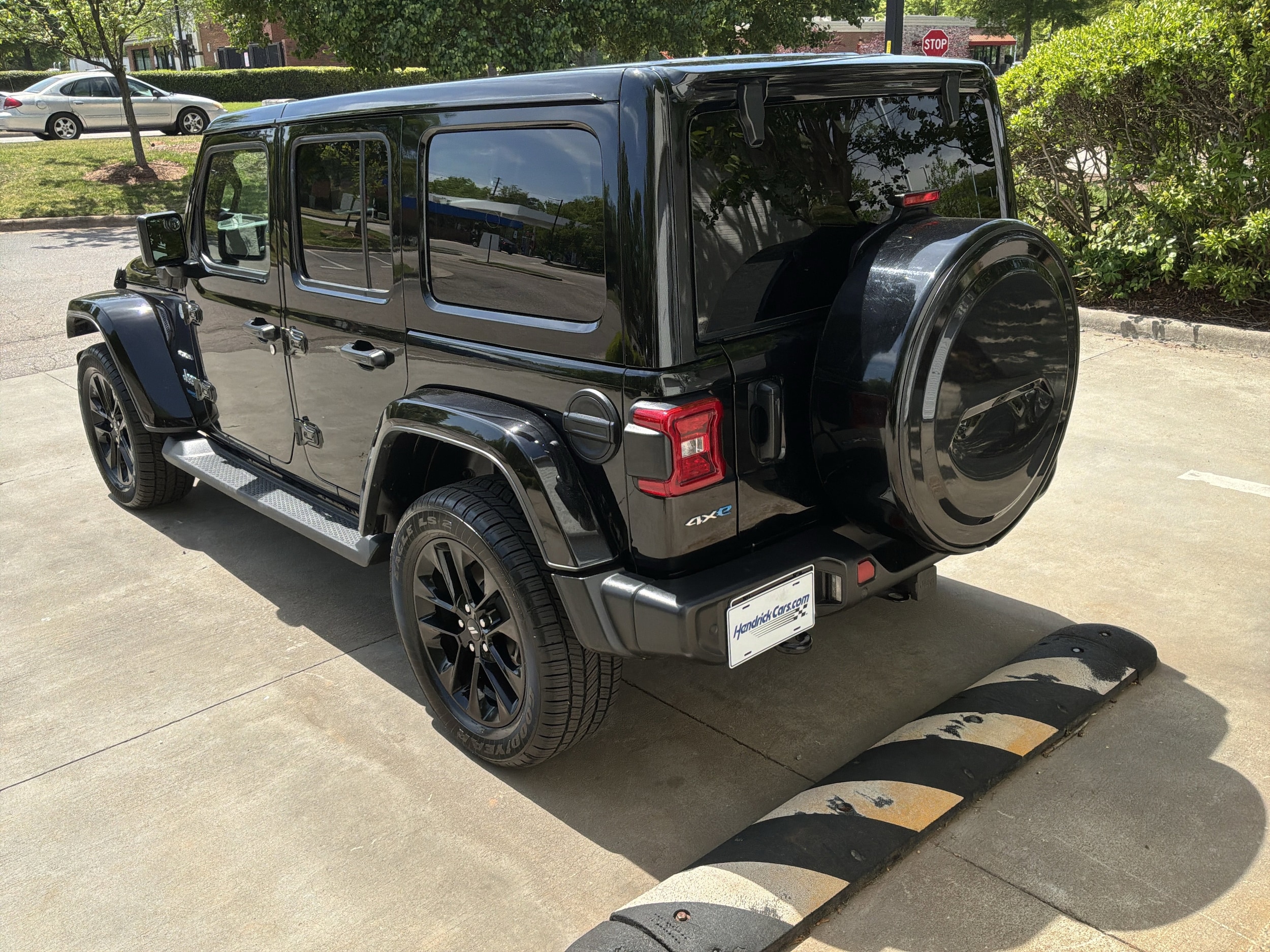 2021 Jeep Wrangler 4xe Unlimited Sahara photo 3