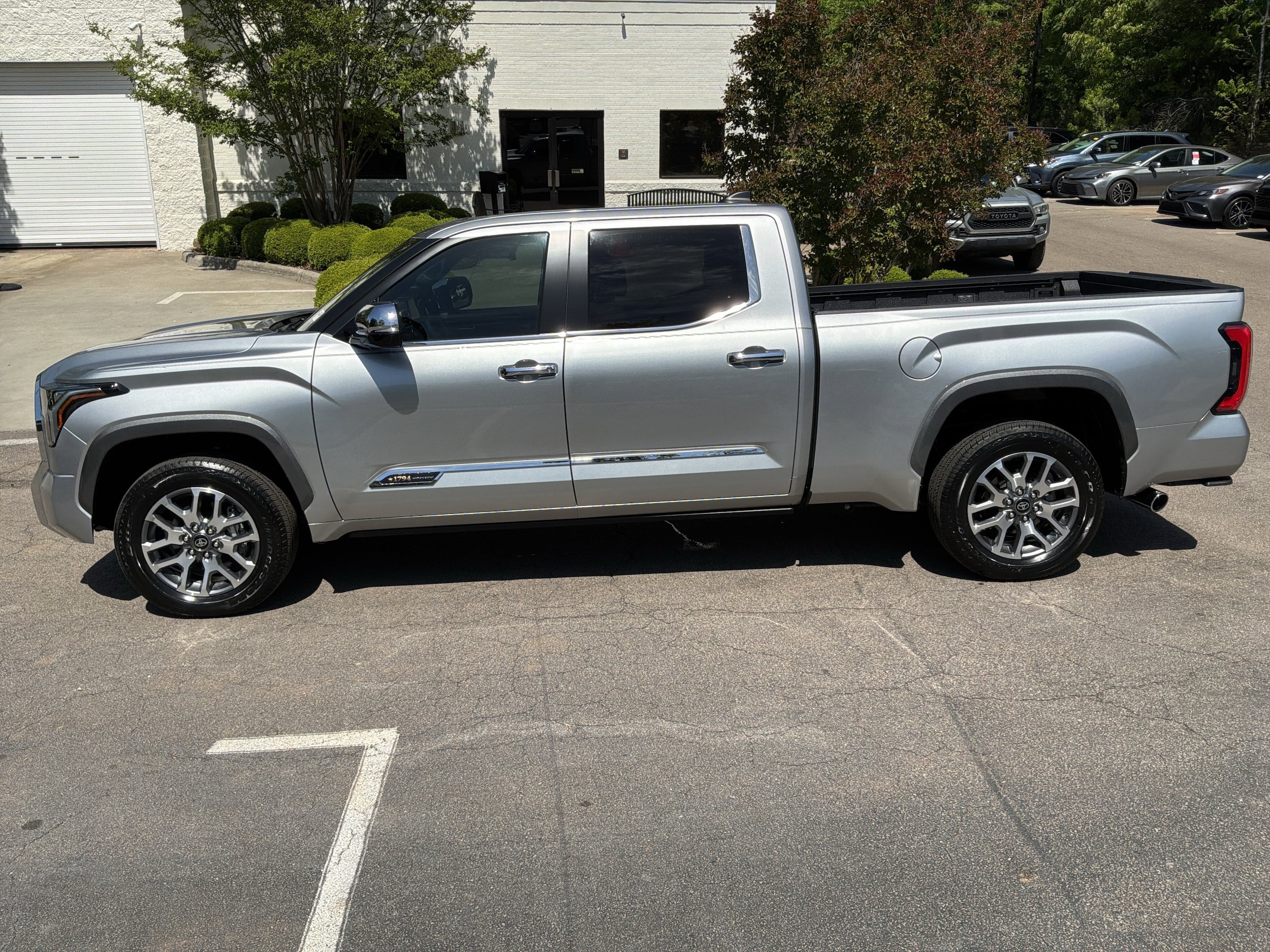 2024 Toyota Tundra 4WD 1794 Edition photo 5