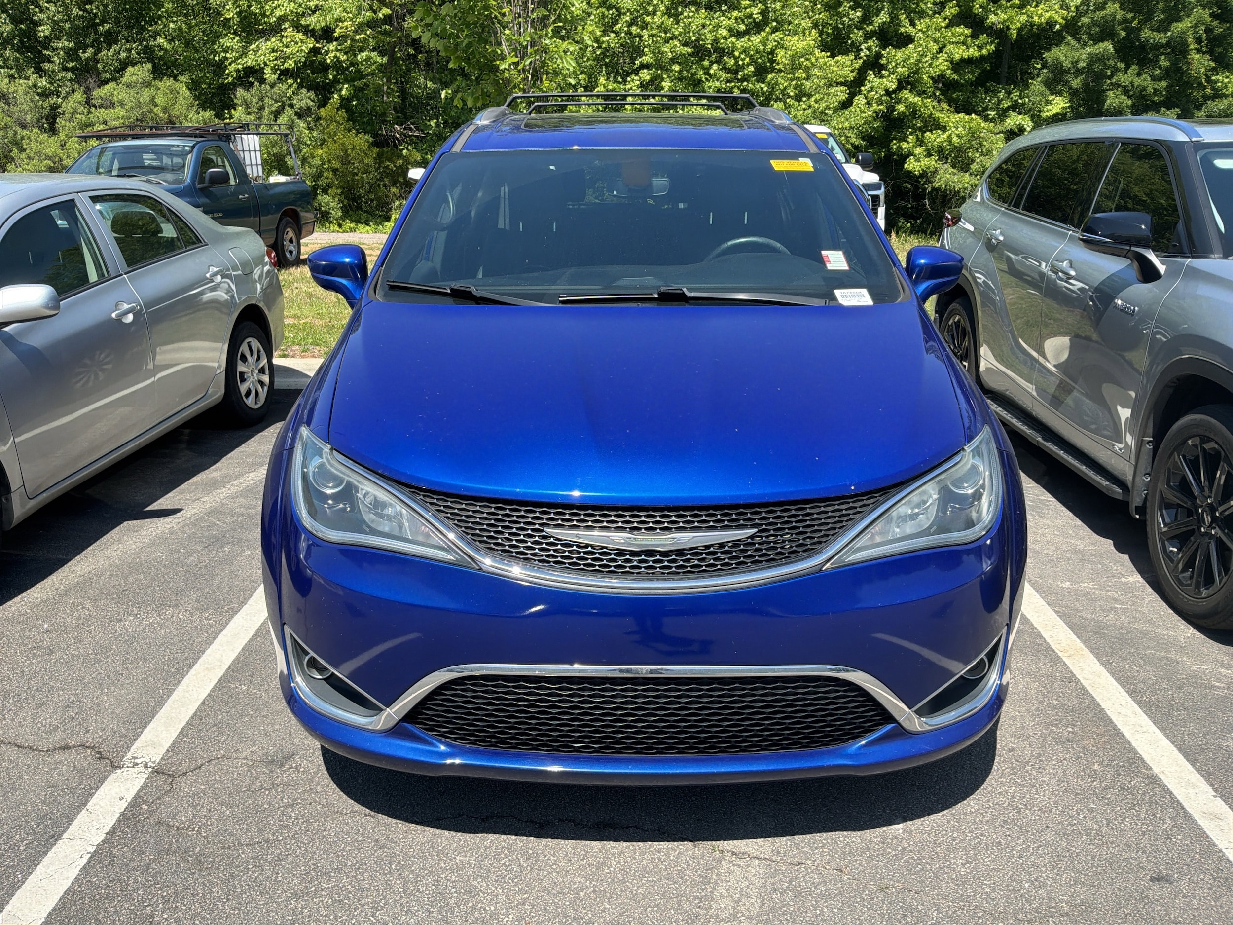 2020 Chrysler Pacifica Touring L Plus 35th Anniversary photo 2