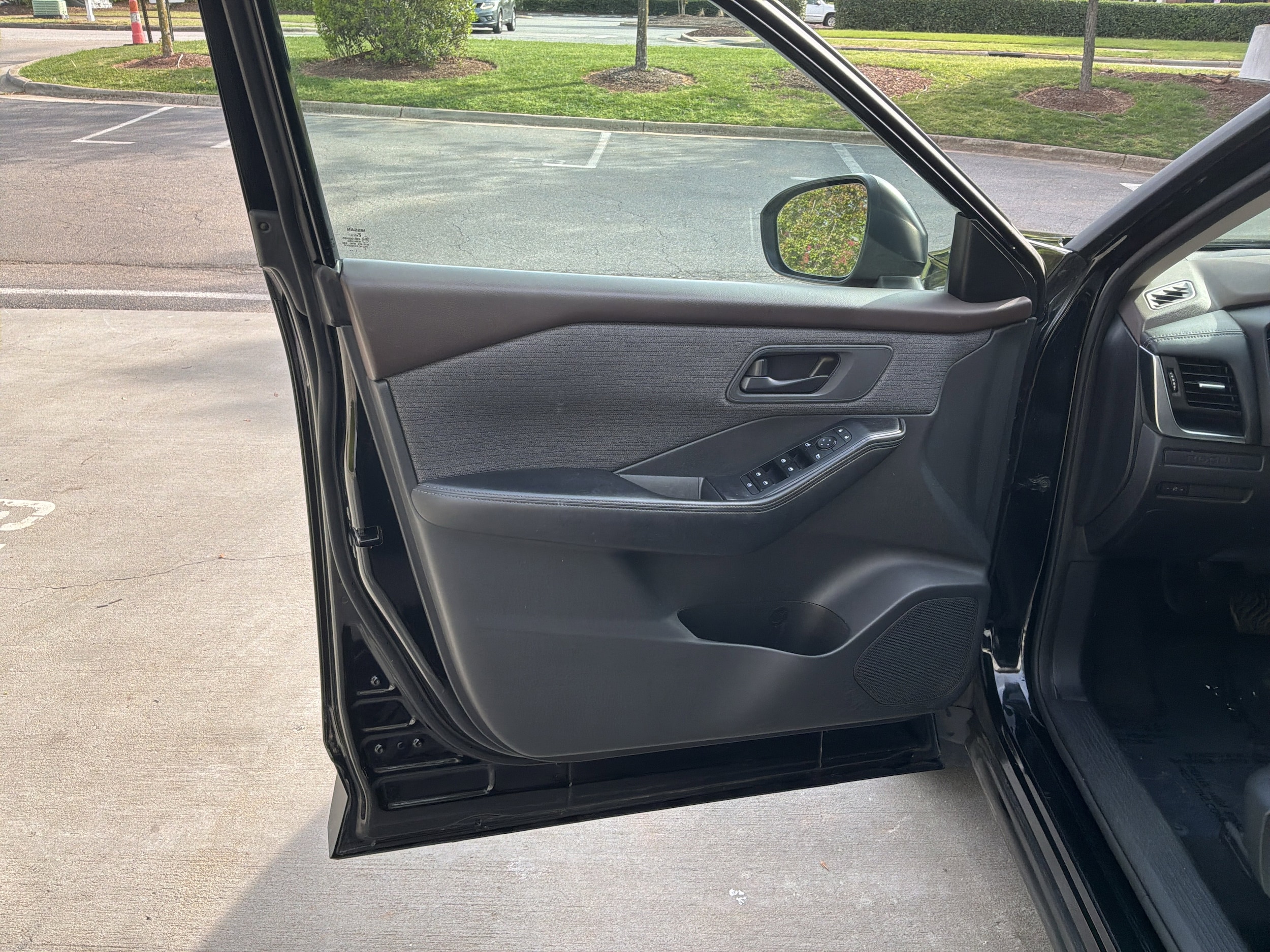 2021 Nissan Rogue S photo 3