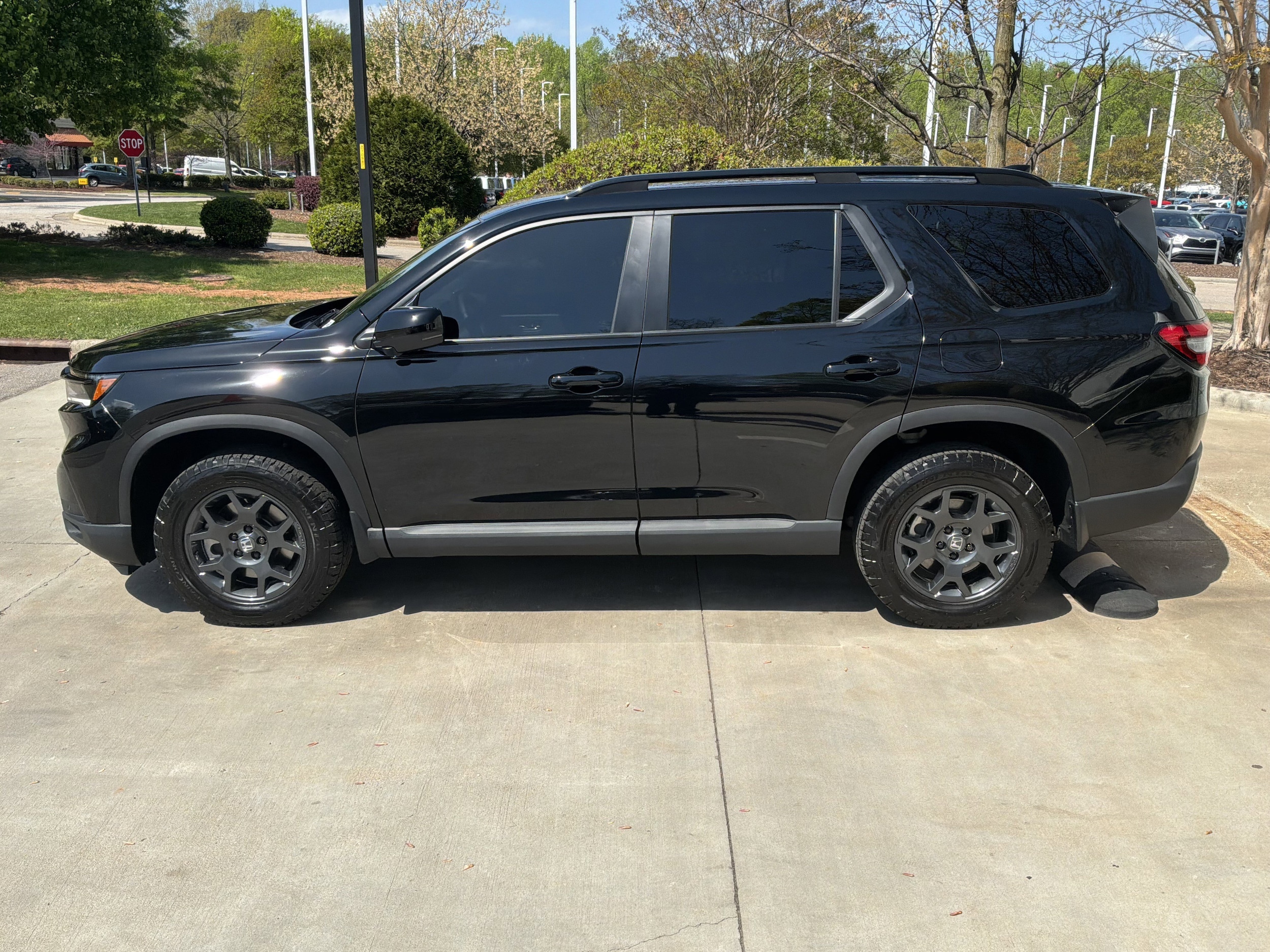 2025 Honda Pilot TrailSport photo 6