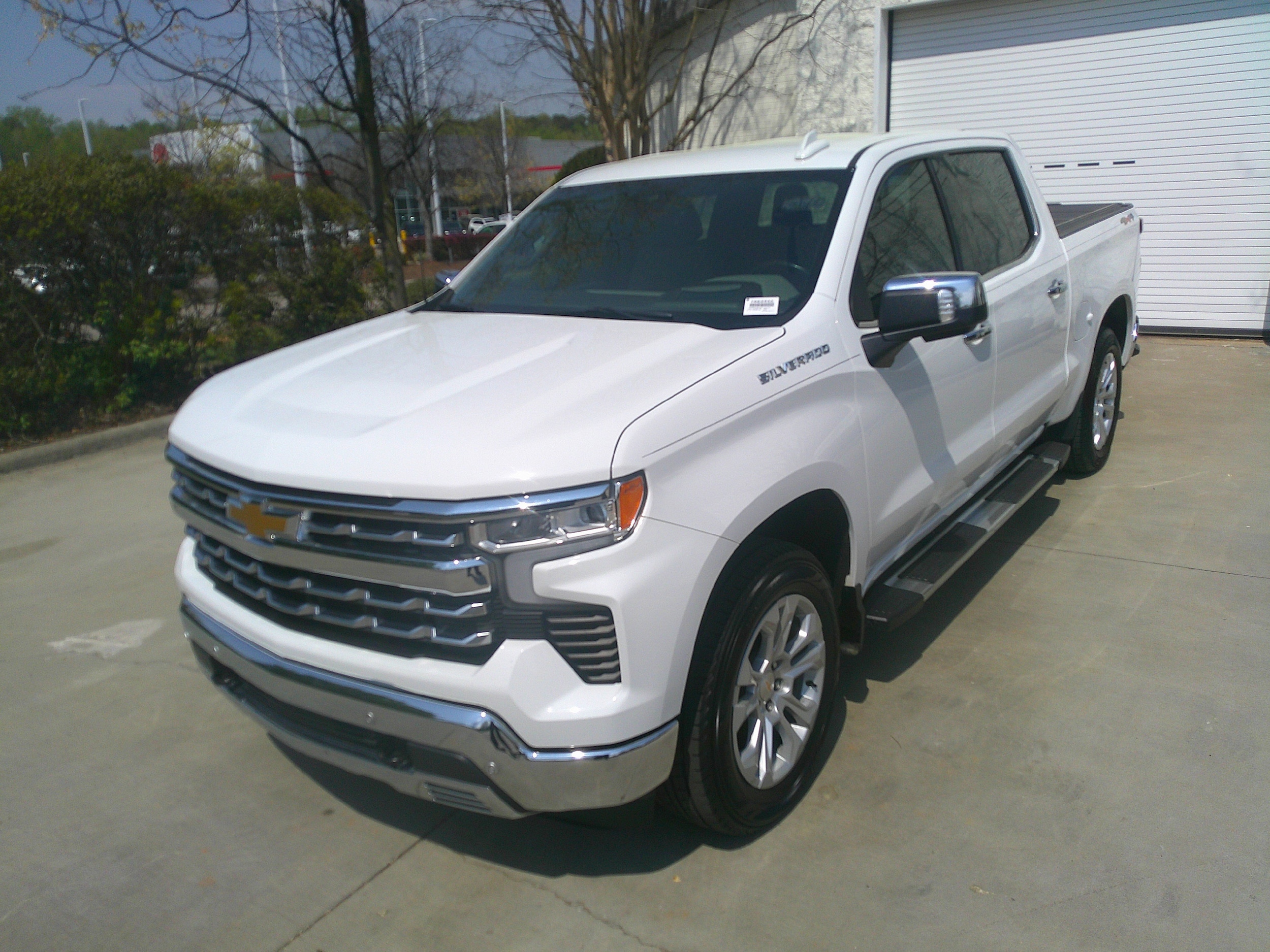 2024 Chevrolet Silverado 1500 LTZ photo 4