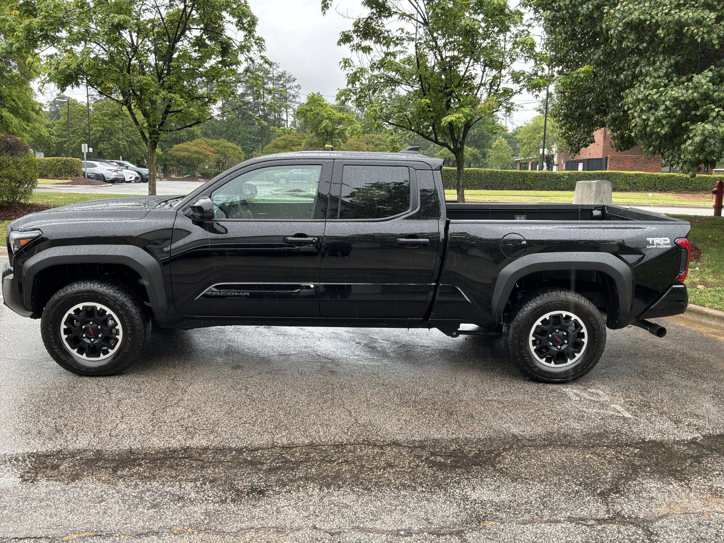 2025 Toyota Tacoma 4WD TRD Off Road photo 5