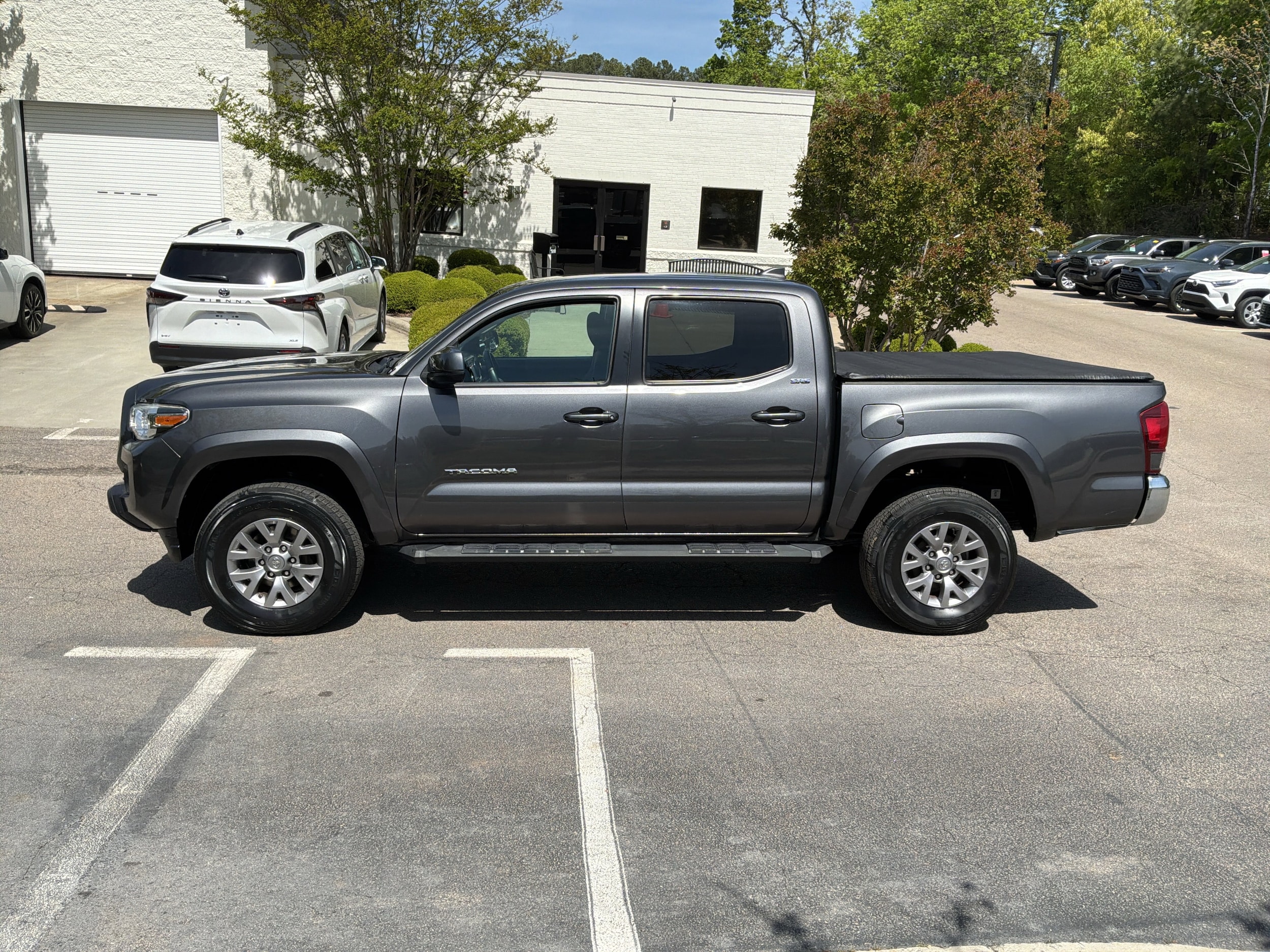 2019 Toyota Tacoma 2WD SR5 photo 6