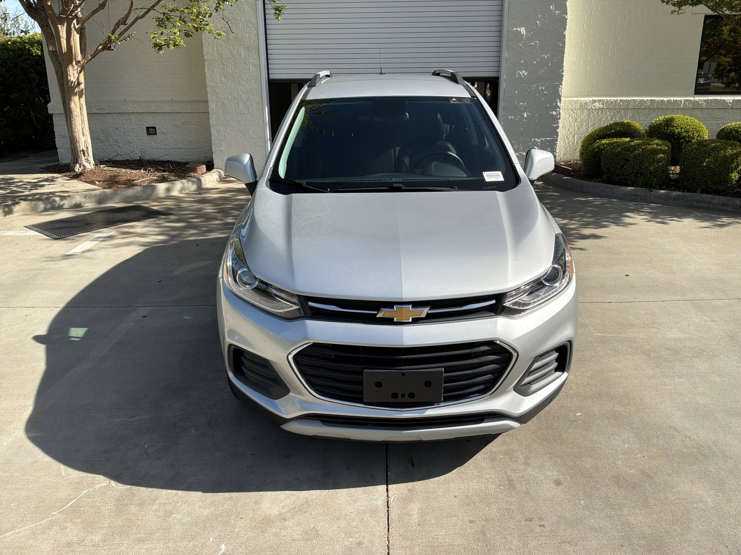 2021 Chevrolet Trax LT photo 2