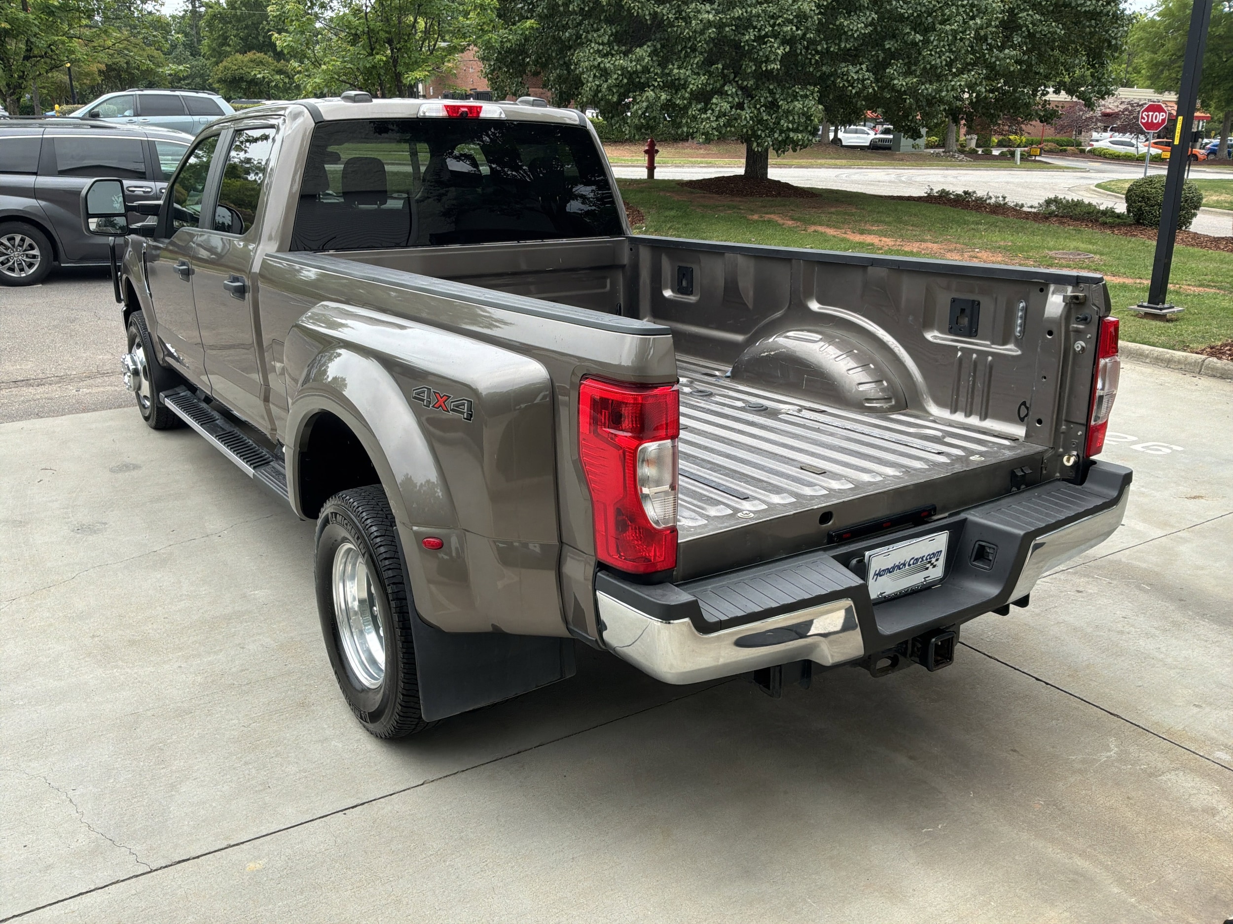 2021 Ford Super Duty F-350 DRW XL photo 3