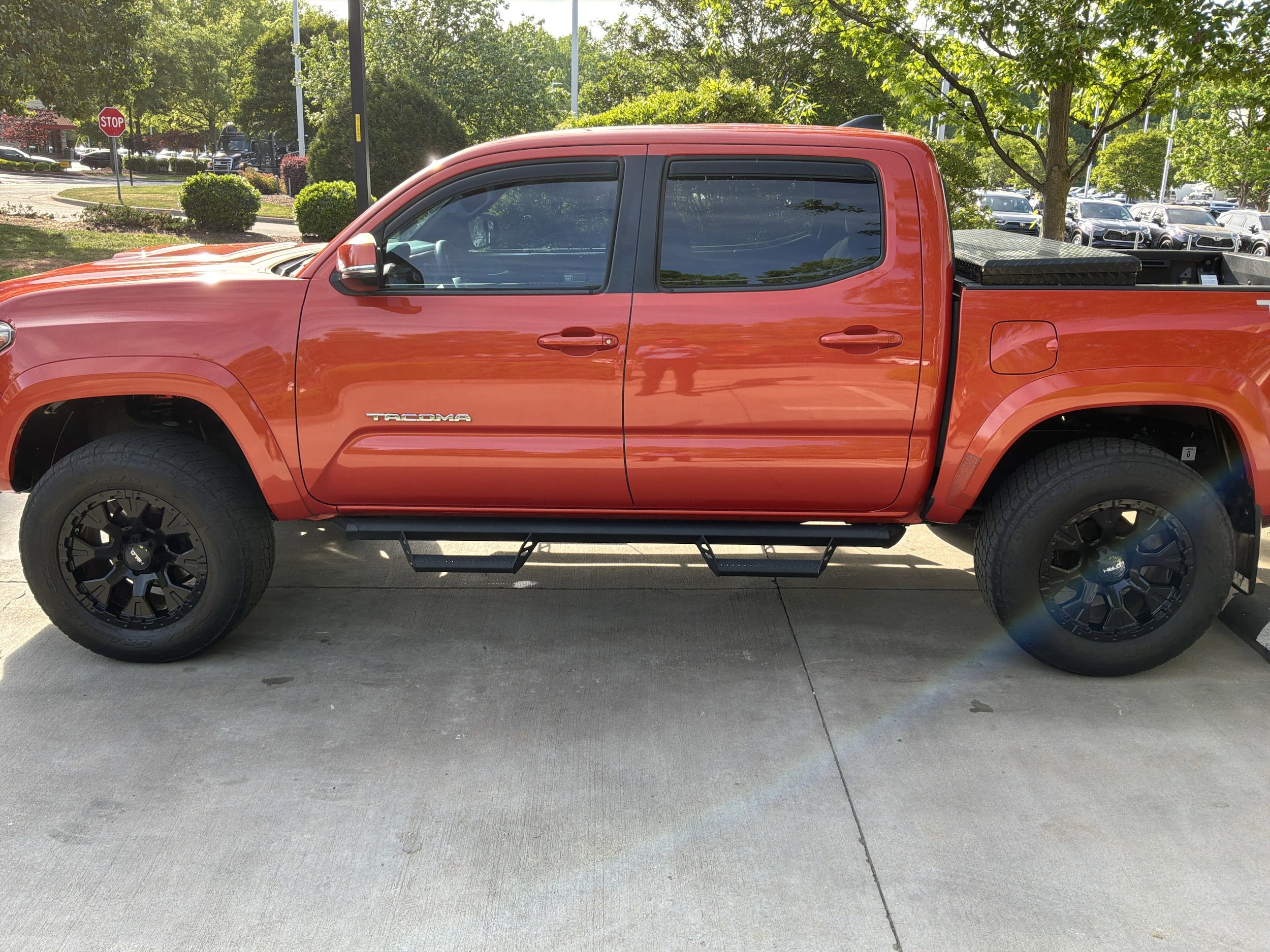 2016 Toyota Tacoma TRD Sport photo 6