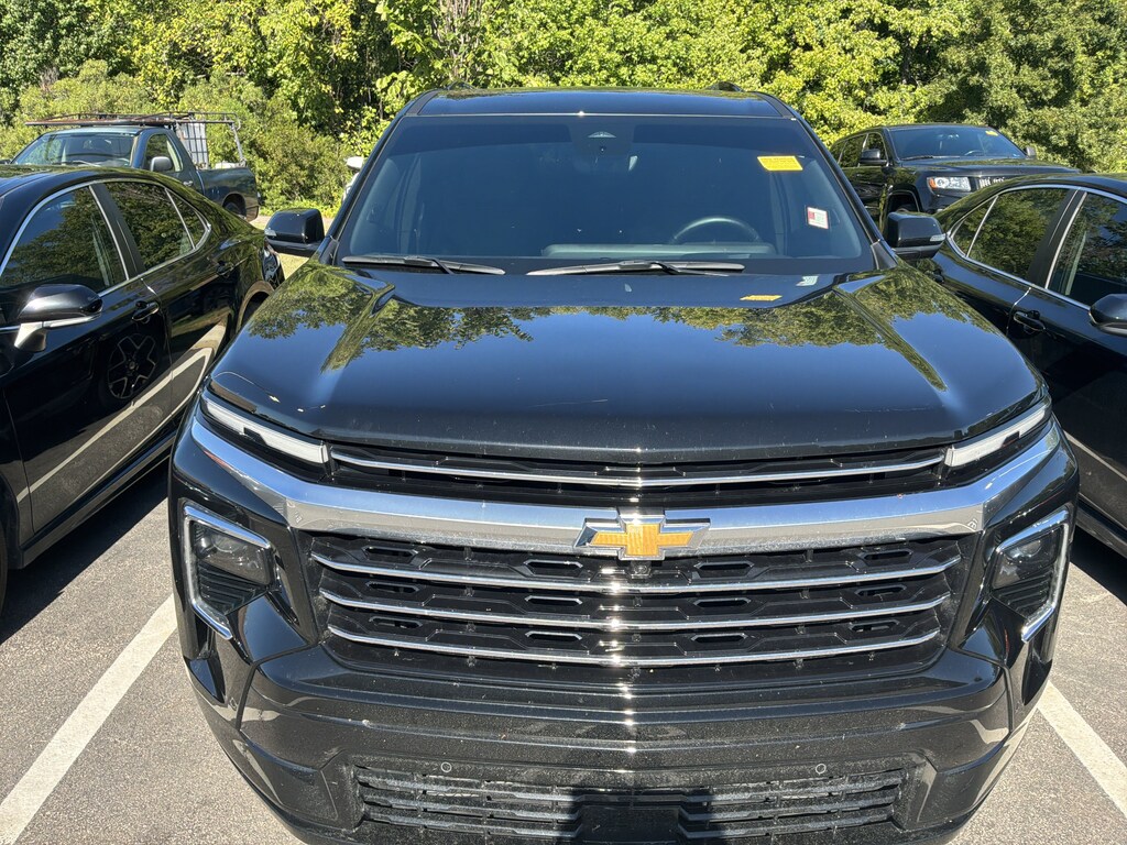 Used 2025 Chevrolet Traverse FWD High Country SUV
