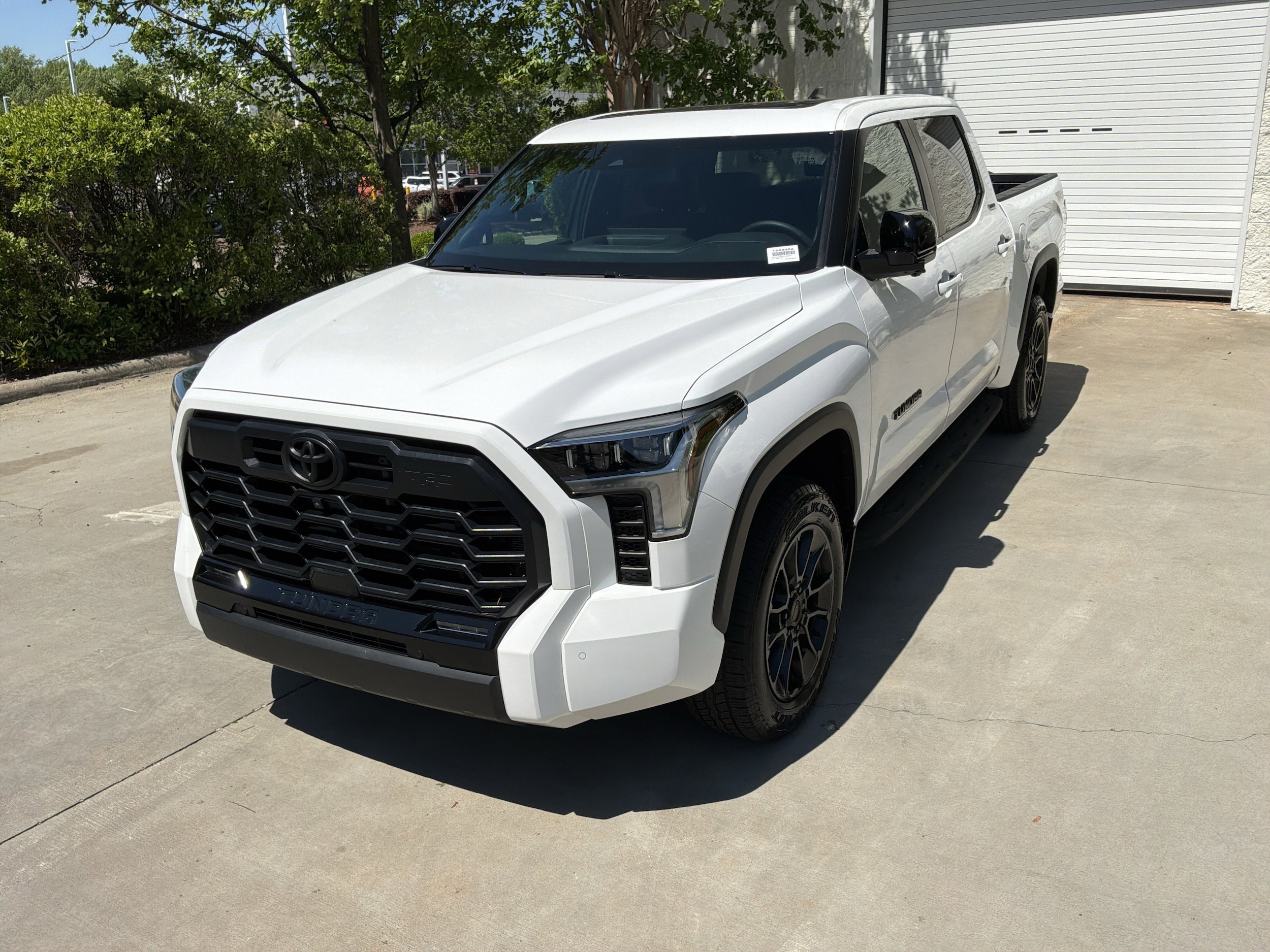 2025 Toyota Tundra 4WD Limited photo 4