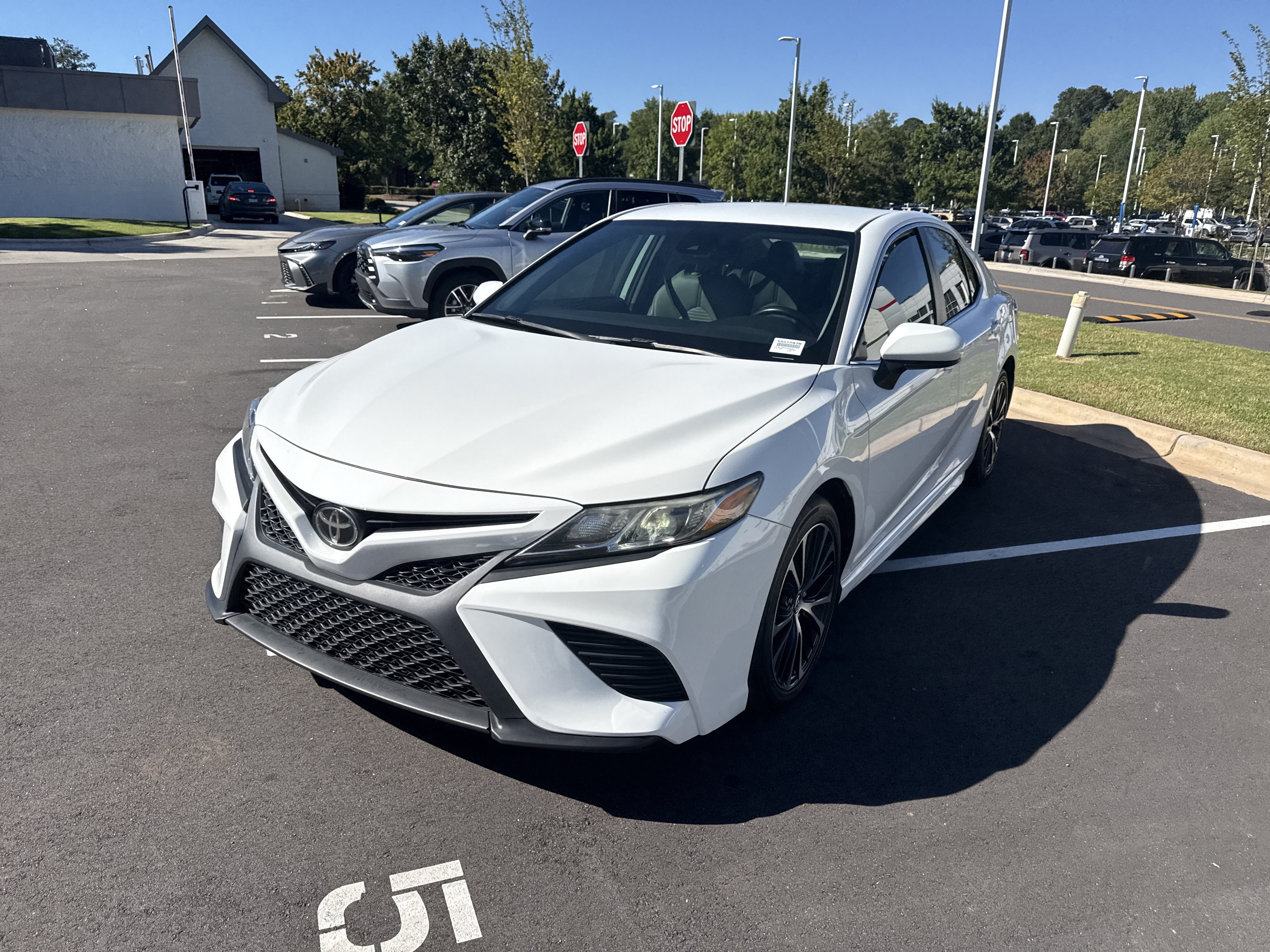 Used 2019 Toyota Camry SE Sedan