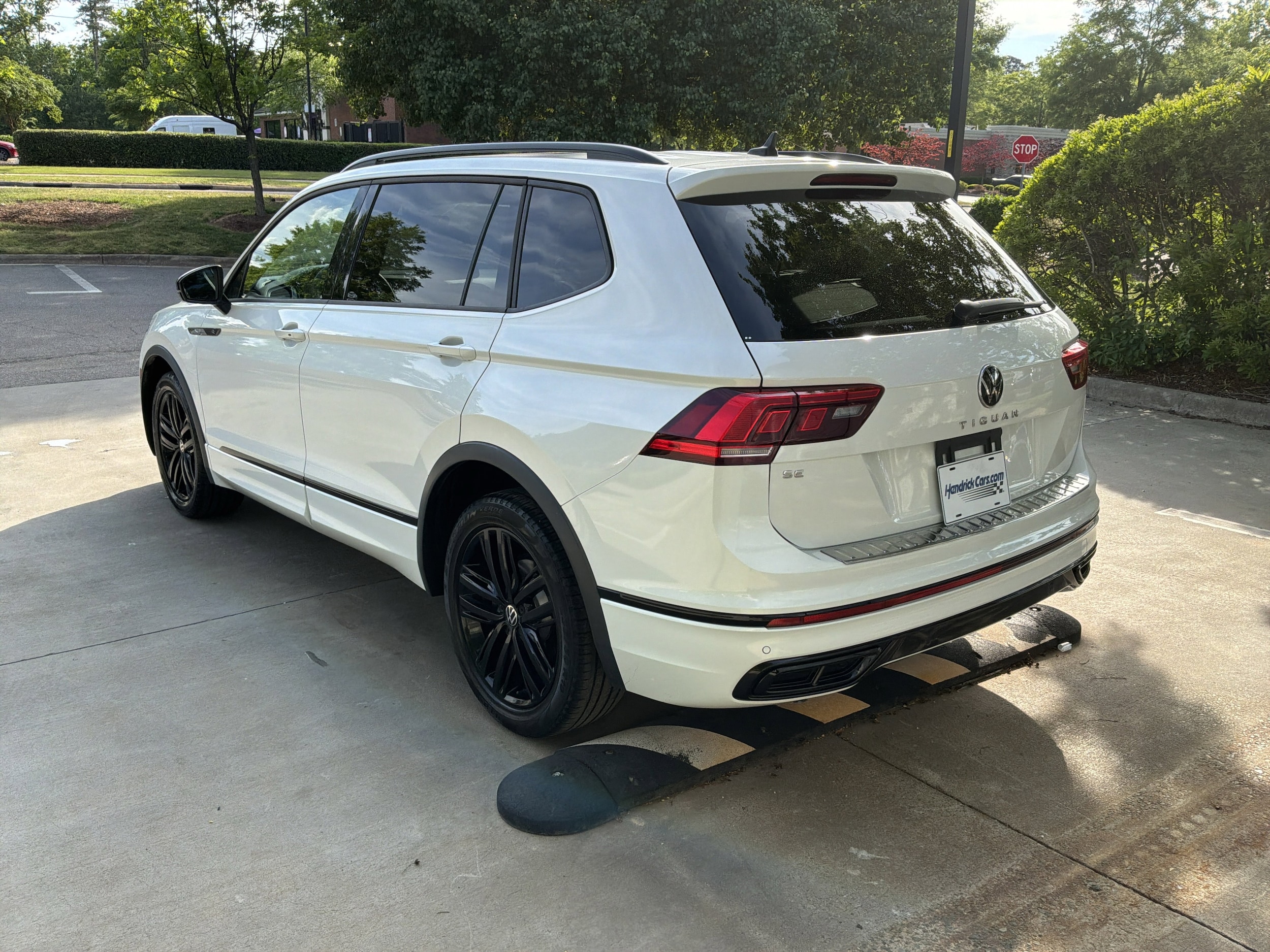 2022 Volkswagen Tiguan SE R-Line Black photo 3