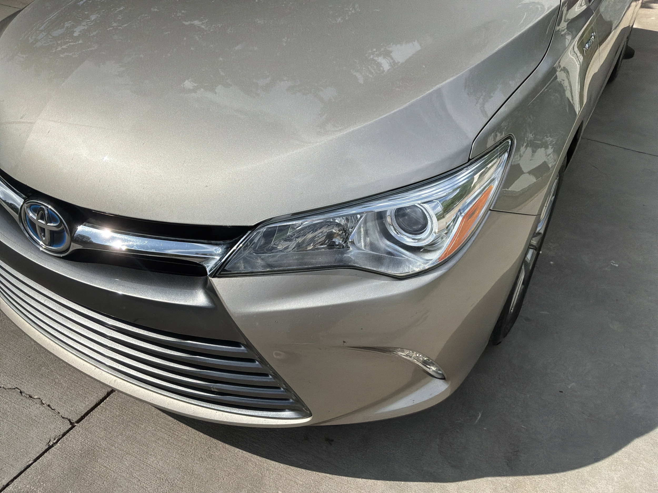 2016 Toyota Camry Hybrid XLE photo 4