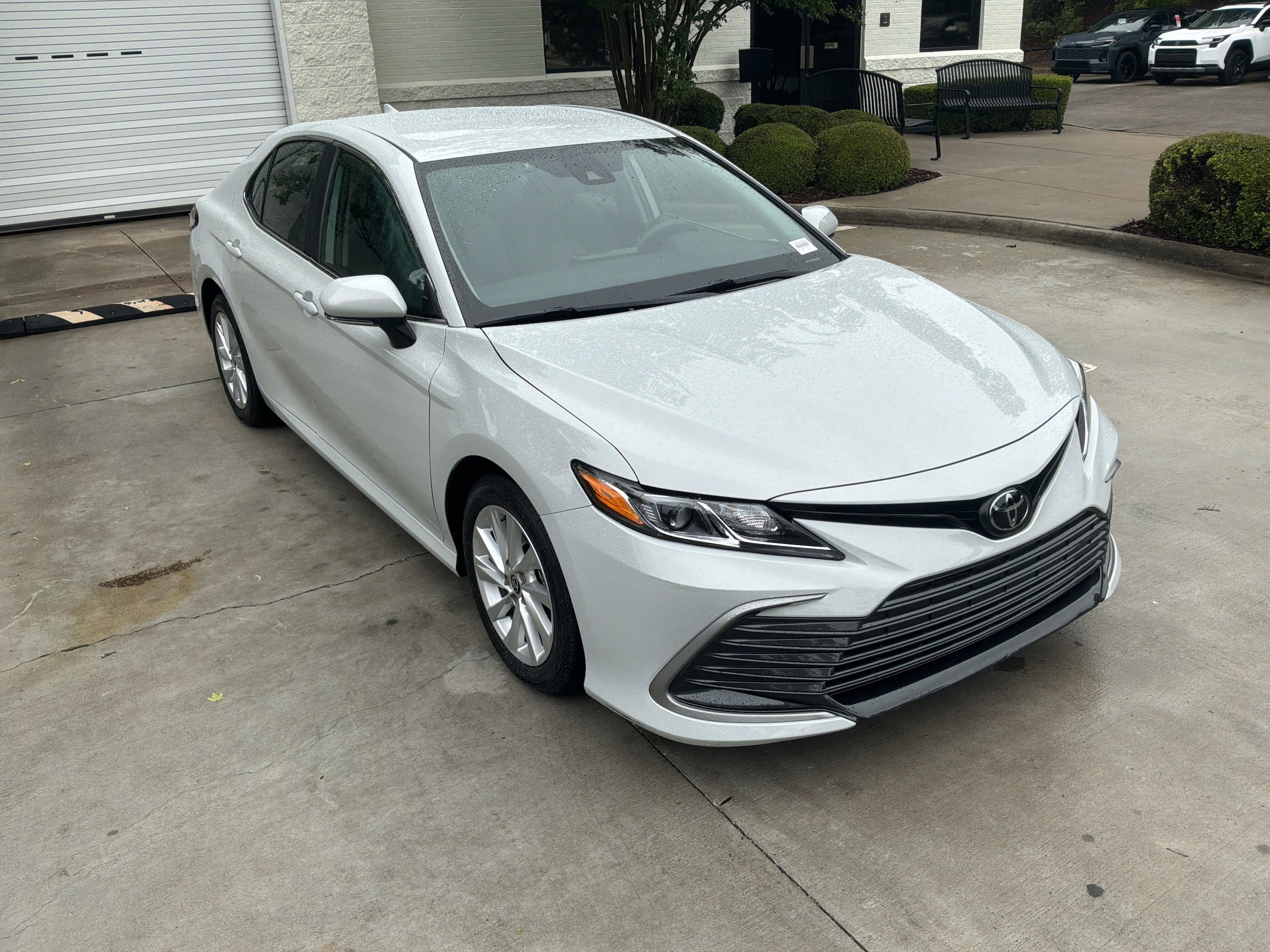 2023 Toyota Camry LE photo 2