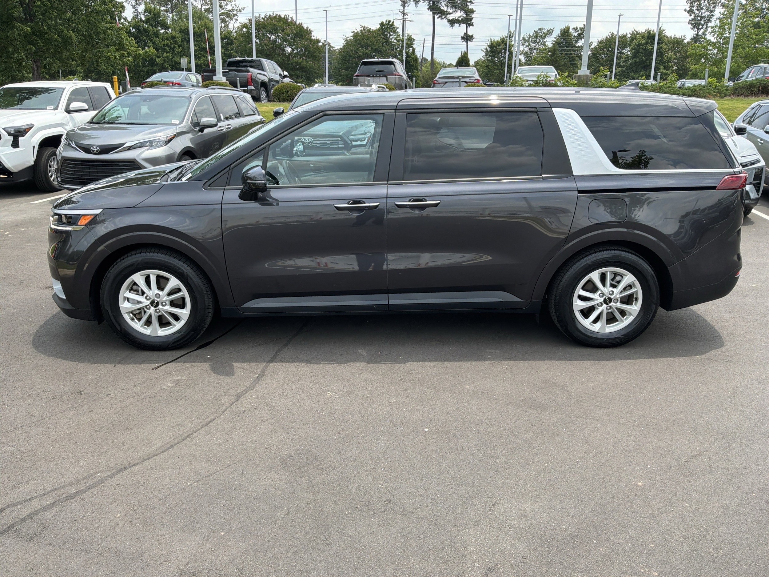 Kia Carnival LX