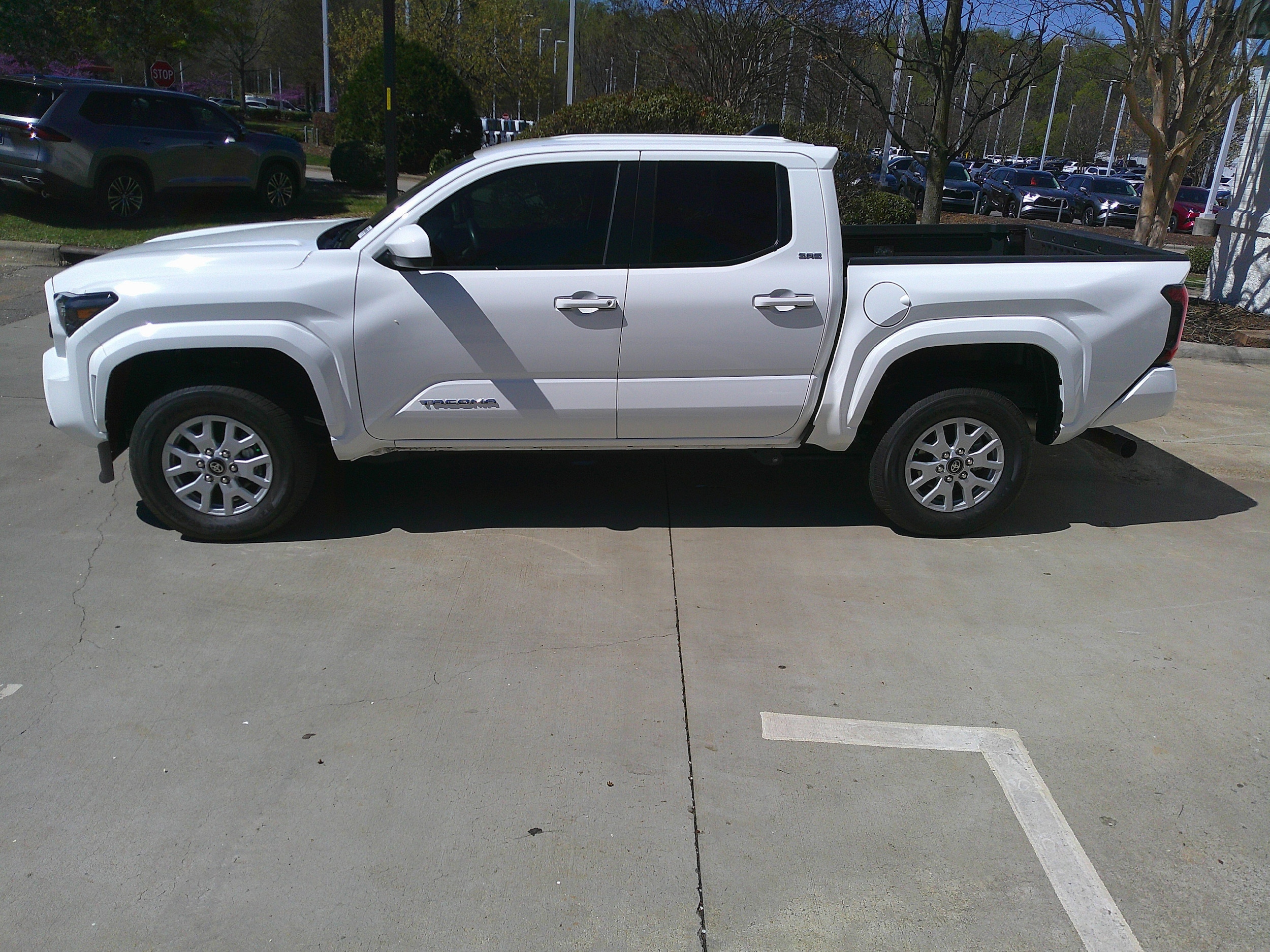 2025 Toyota Tacoma 4WD SR5 photo 3