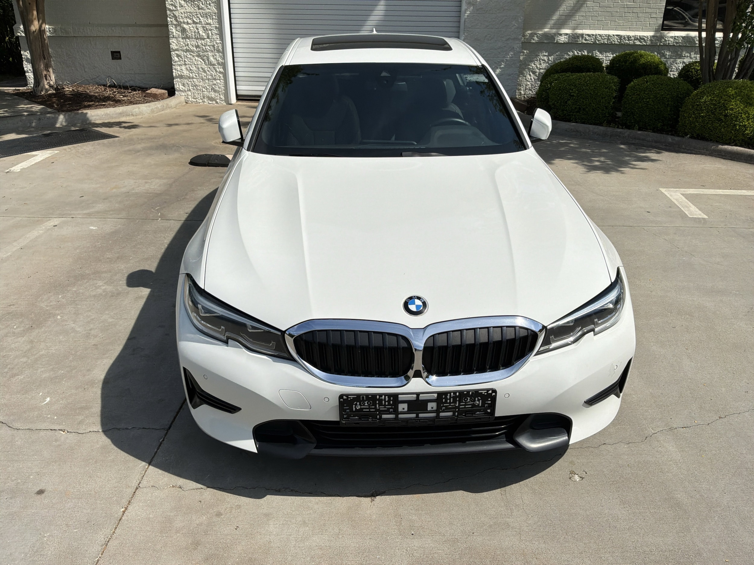 2020 BMW 3 Series 330i photo 2