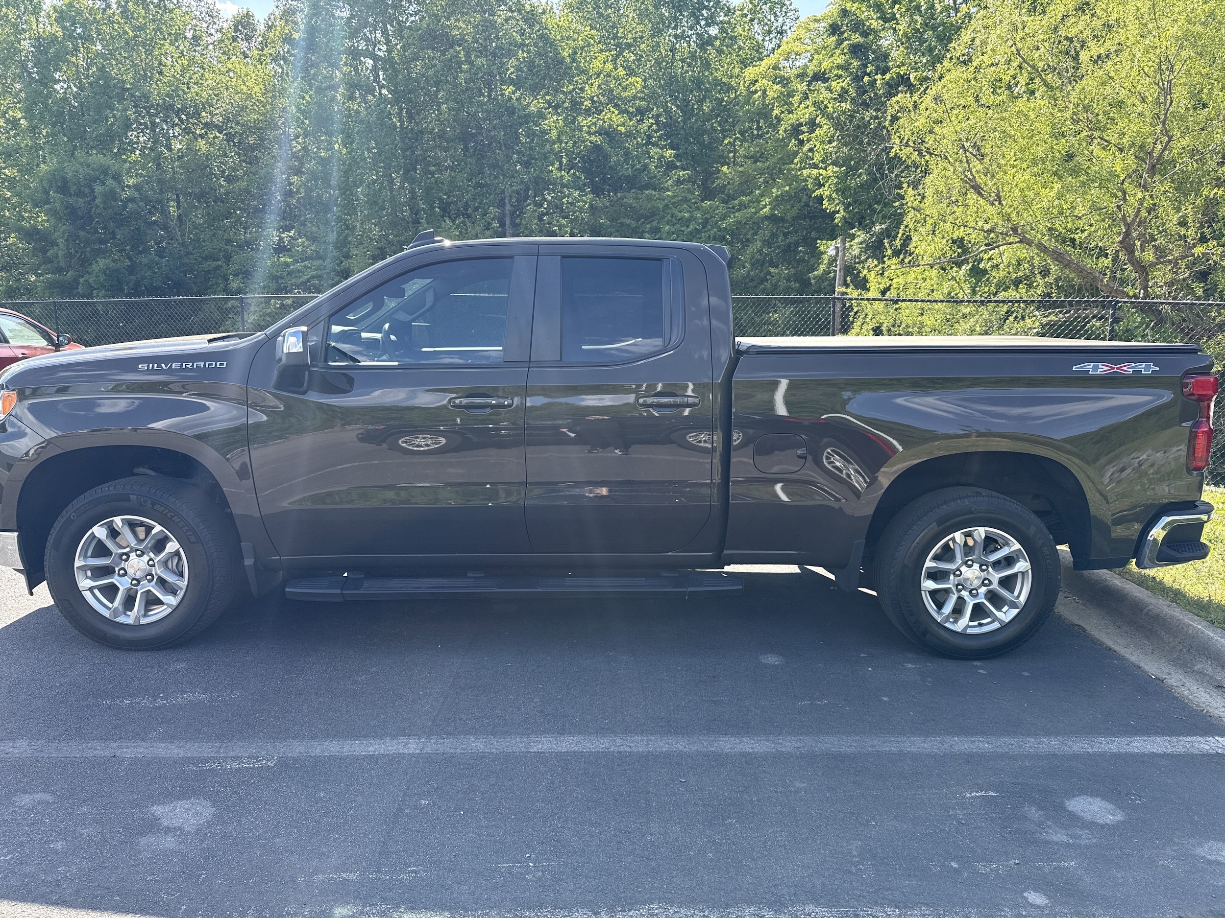 2023 Chevrolet Silverado 1500 LT photo 5