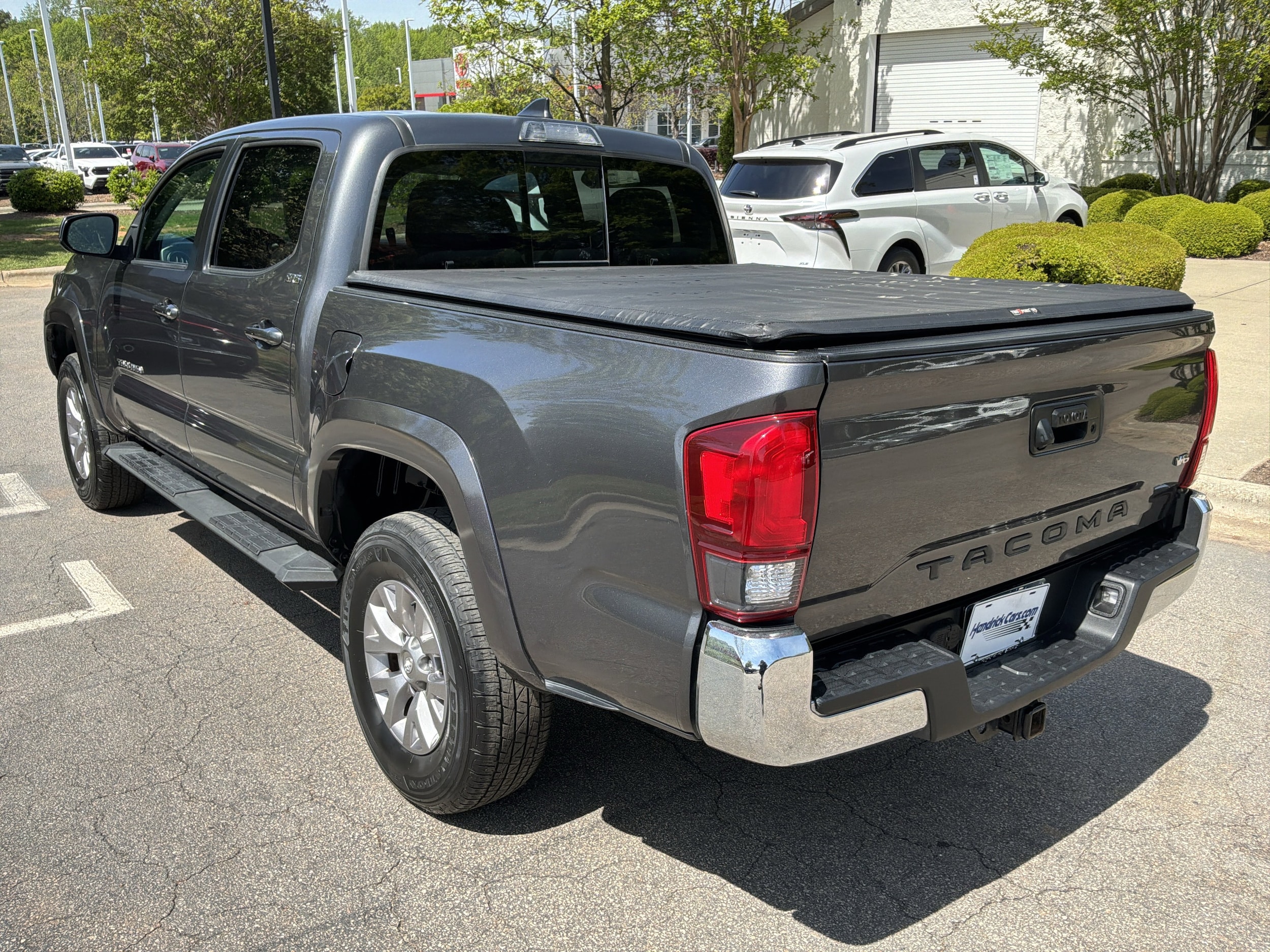 2019 Toyota Tacoma 2WD SR5 photo 3