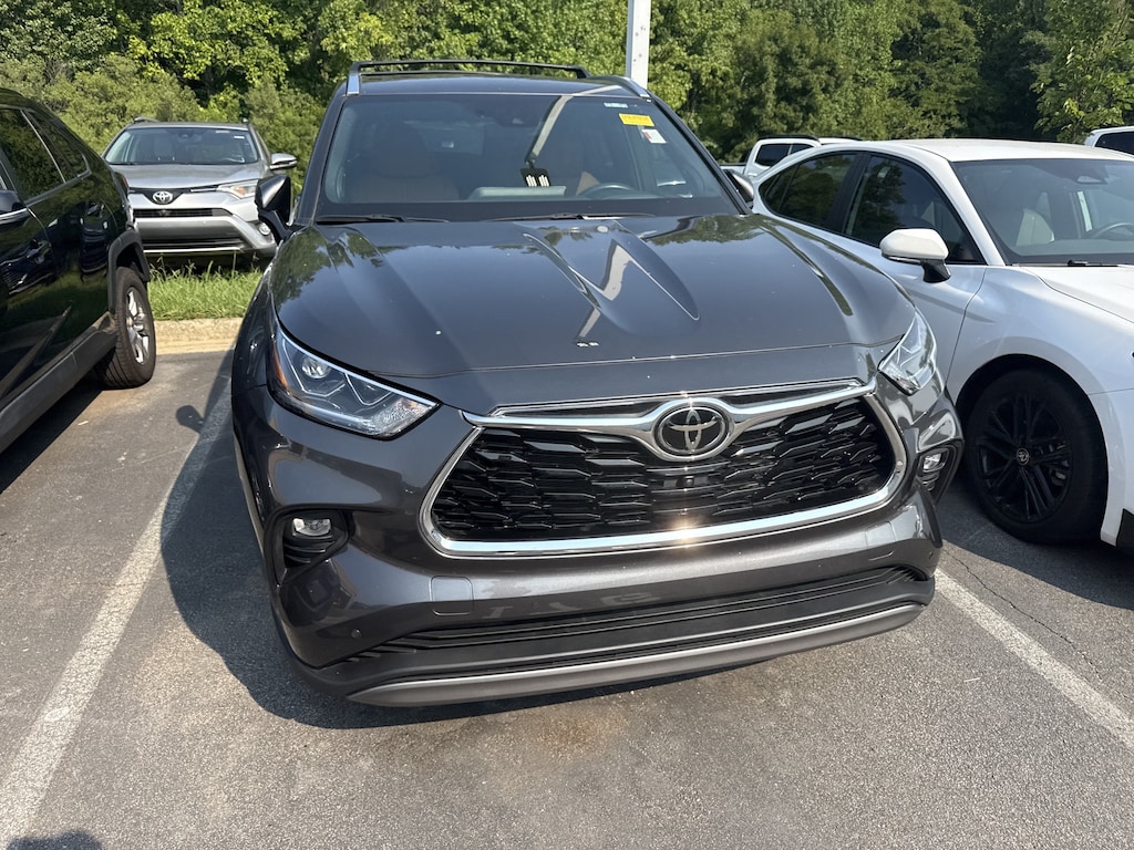 Used 2023 Toyota Highlander Platinum SUV