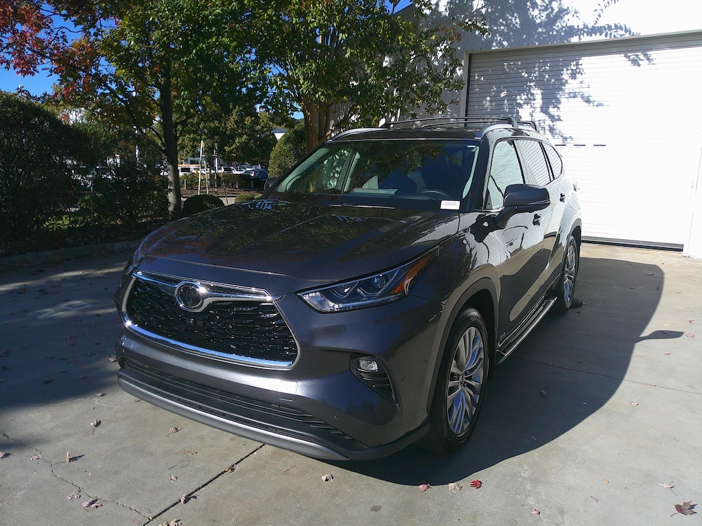 Certified 2025 Toyota Highlander Hybrid Platinum SUV