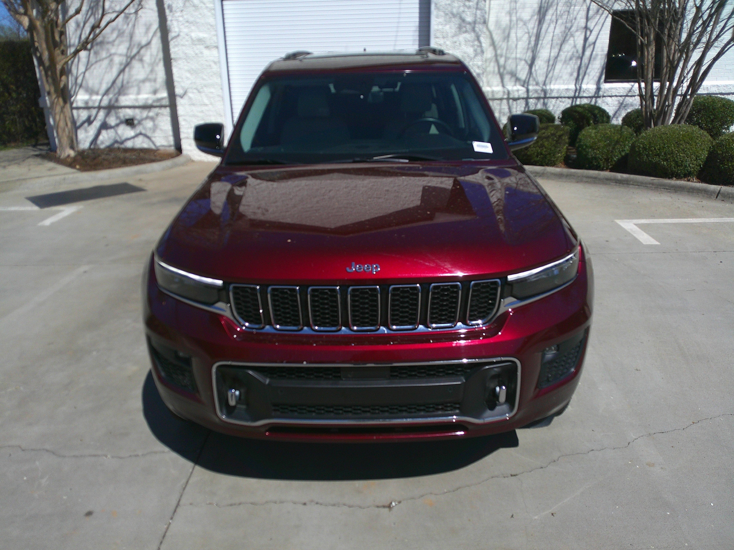 2022 Jeep Grand Cherokee L Overland photo 2