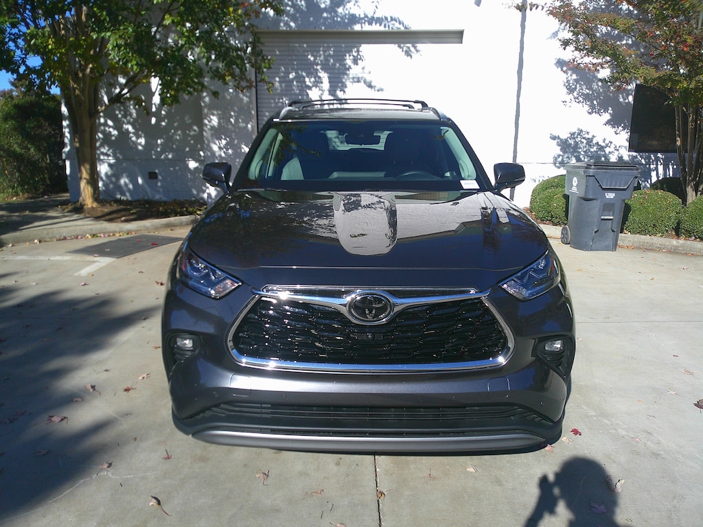 Certified 2025 Toyota Highlander Hybrid Platinum SUV