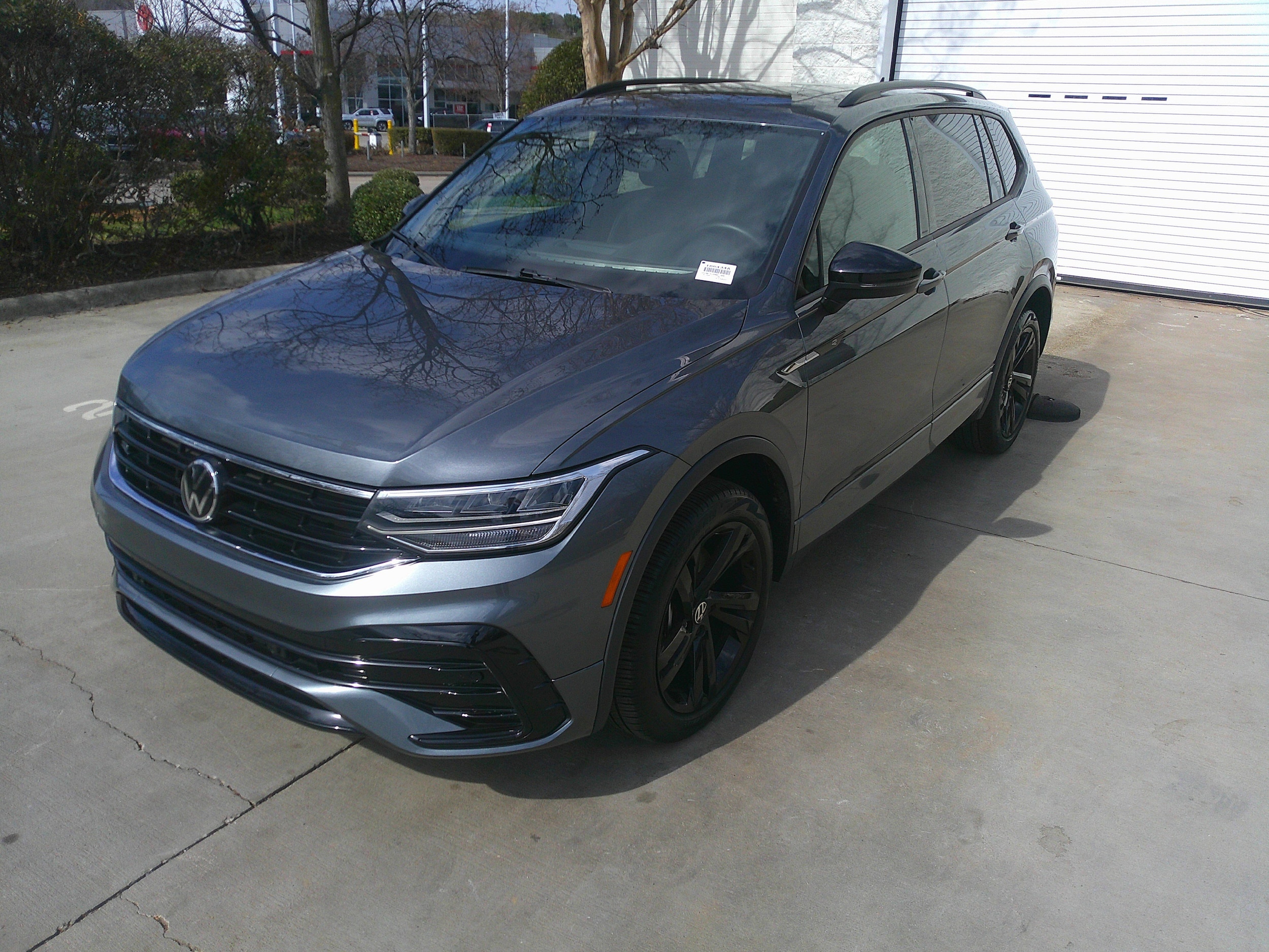 2024 Volkswagen Tiguan SE R-Line Black photo 5