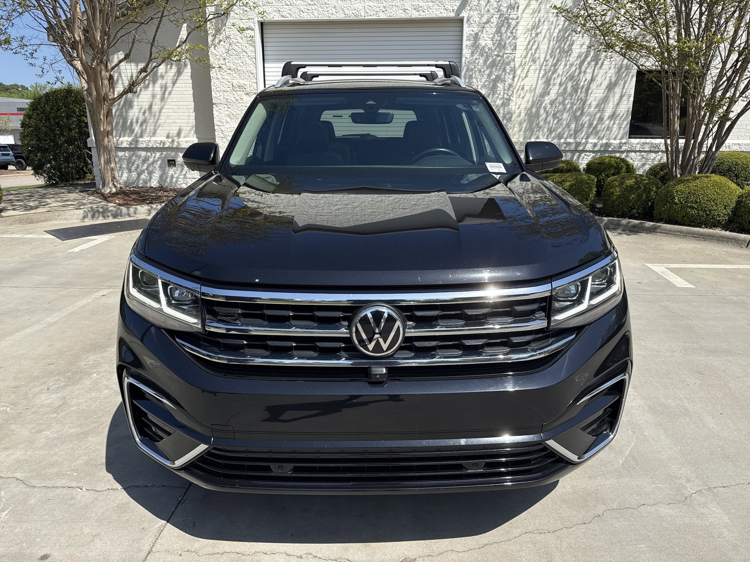 2022 Volkswagen Atlas 3.6L V6 SEL Premium R-Line photo 2